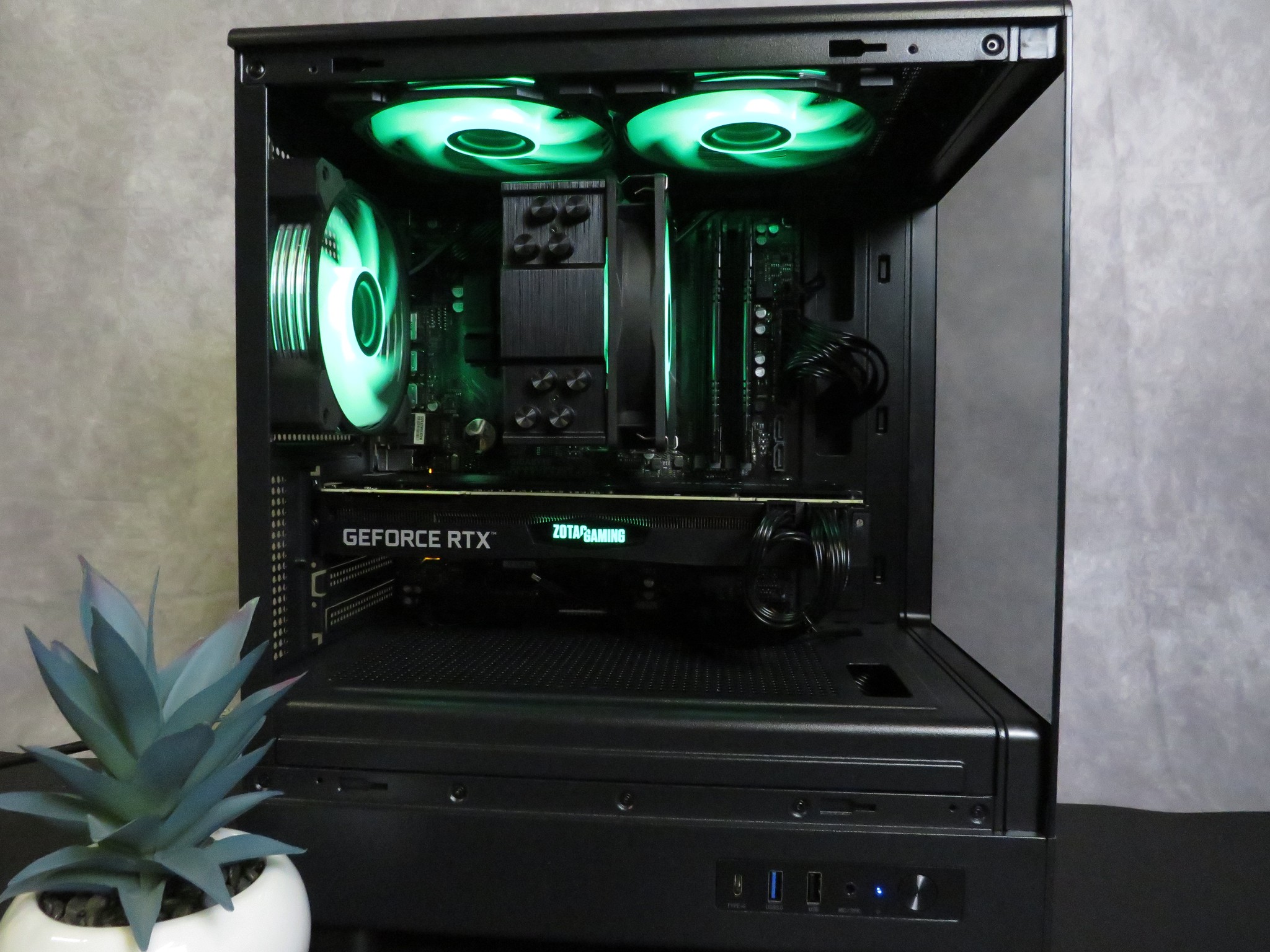Great Mid-Range Gamer: Ryzen 5 3600X + RTX 2070 Super + 16 GB DDR4 + 1 TB NVME
