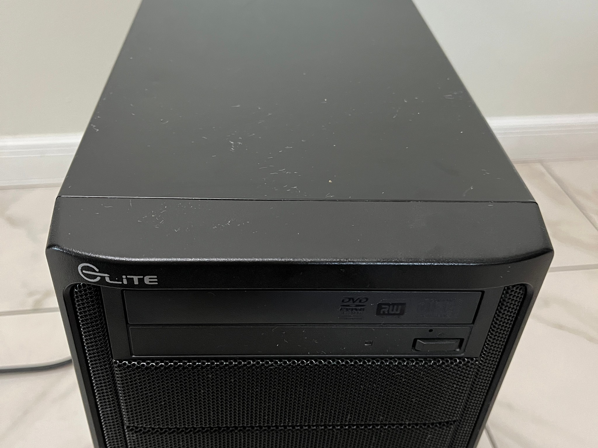 NVIDIA RTX 3070, Intel Core i7-9700k, 16GB RAM, 512GB SSD - High FPS Sleeper Gaming PC w/ Wi-Fi & BT