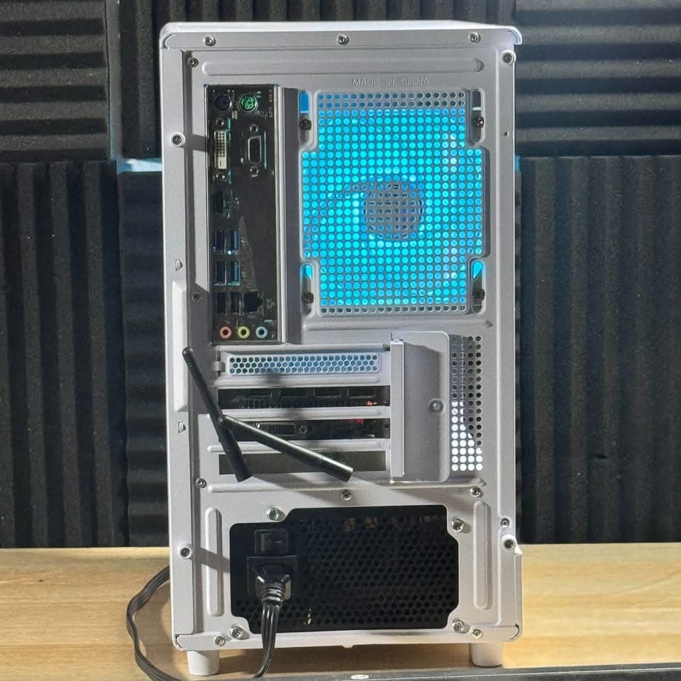 🔥 Gaming PC | RX 570 | Ryzen 3 2300X | 16GB RAM | 512GB SSD | WiFi + BT