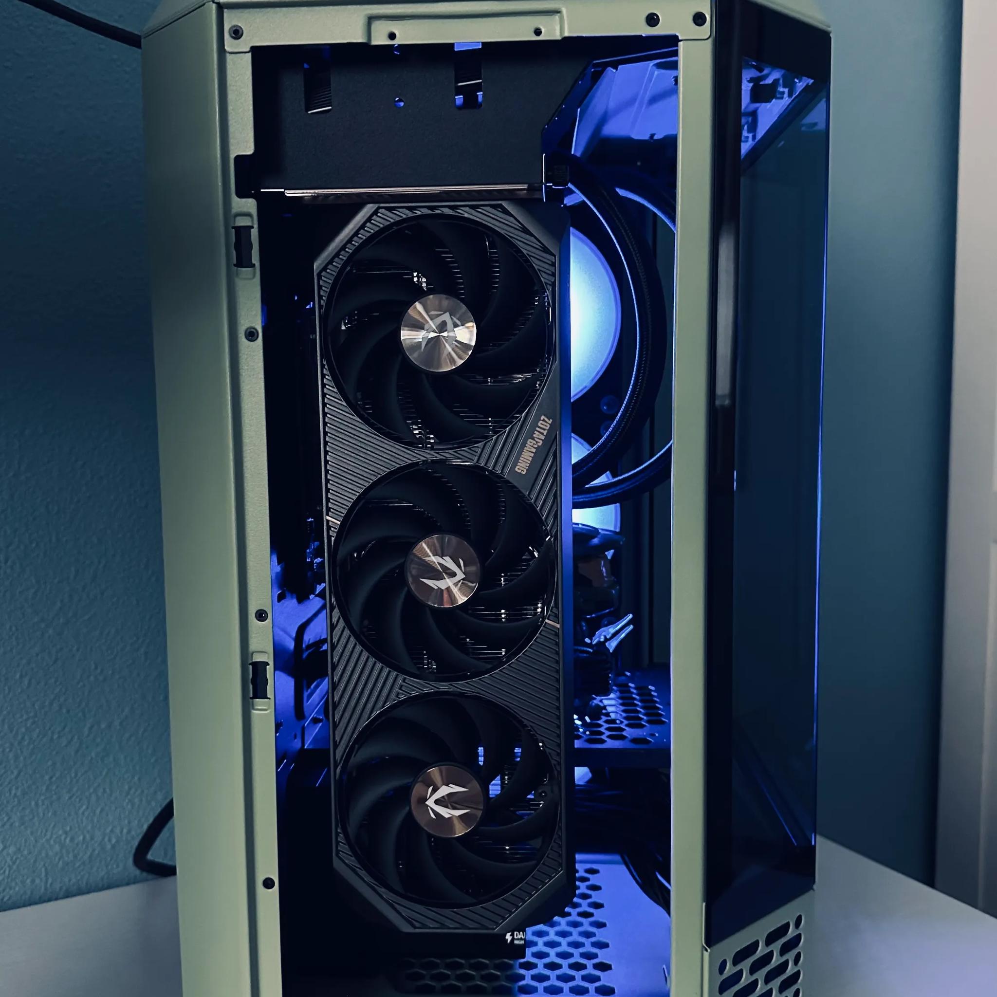 RTX 5070 Ti TOWER 250 HALO THEMED GAMING PC (RYZEN 7 7800X3D, 32GB DDR5 6000)