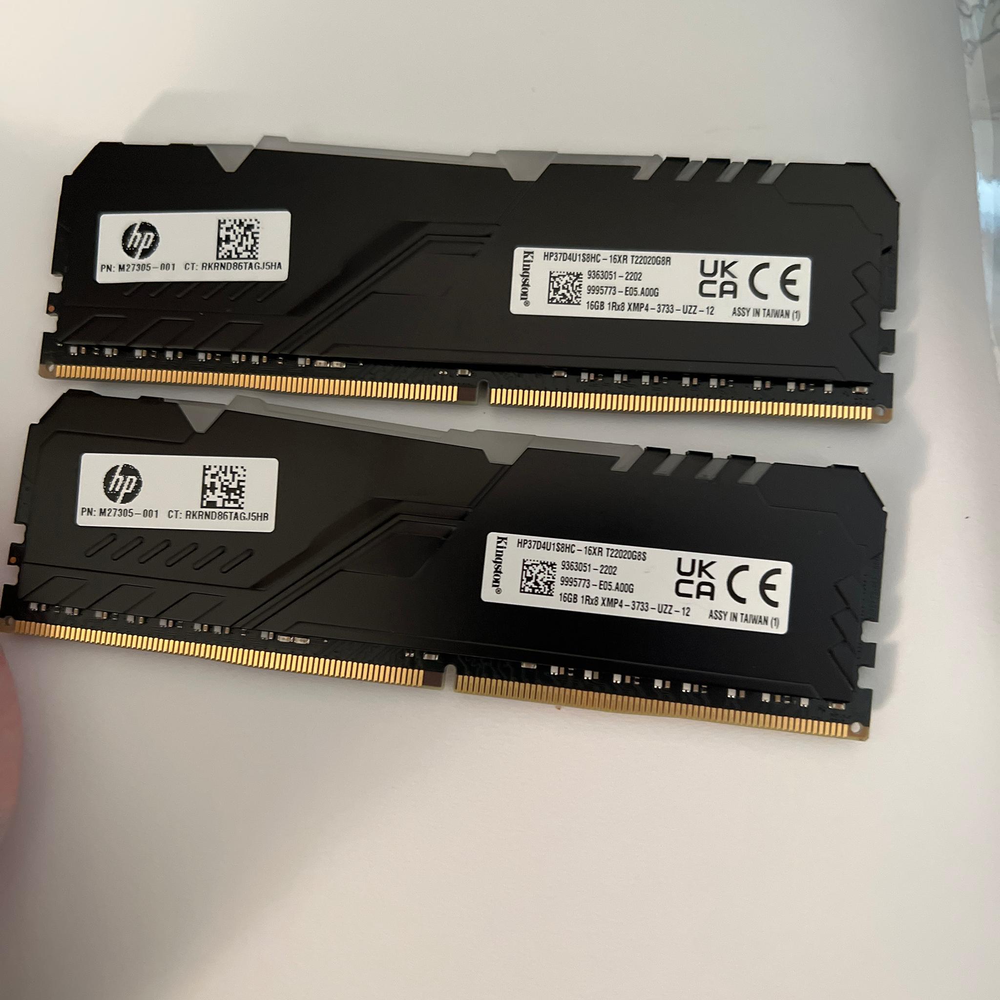 HP omen HyperX 32 GB DDR4-3733 MHz XMP RGB Heatsink RAM (2 x 16 GB)