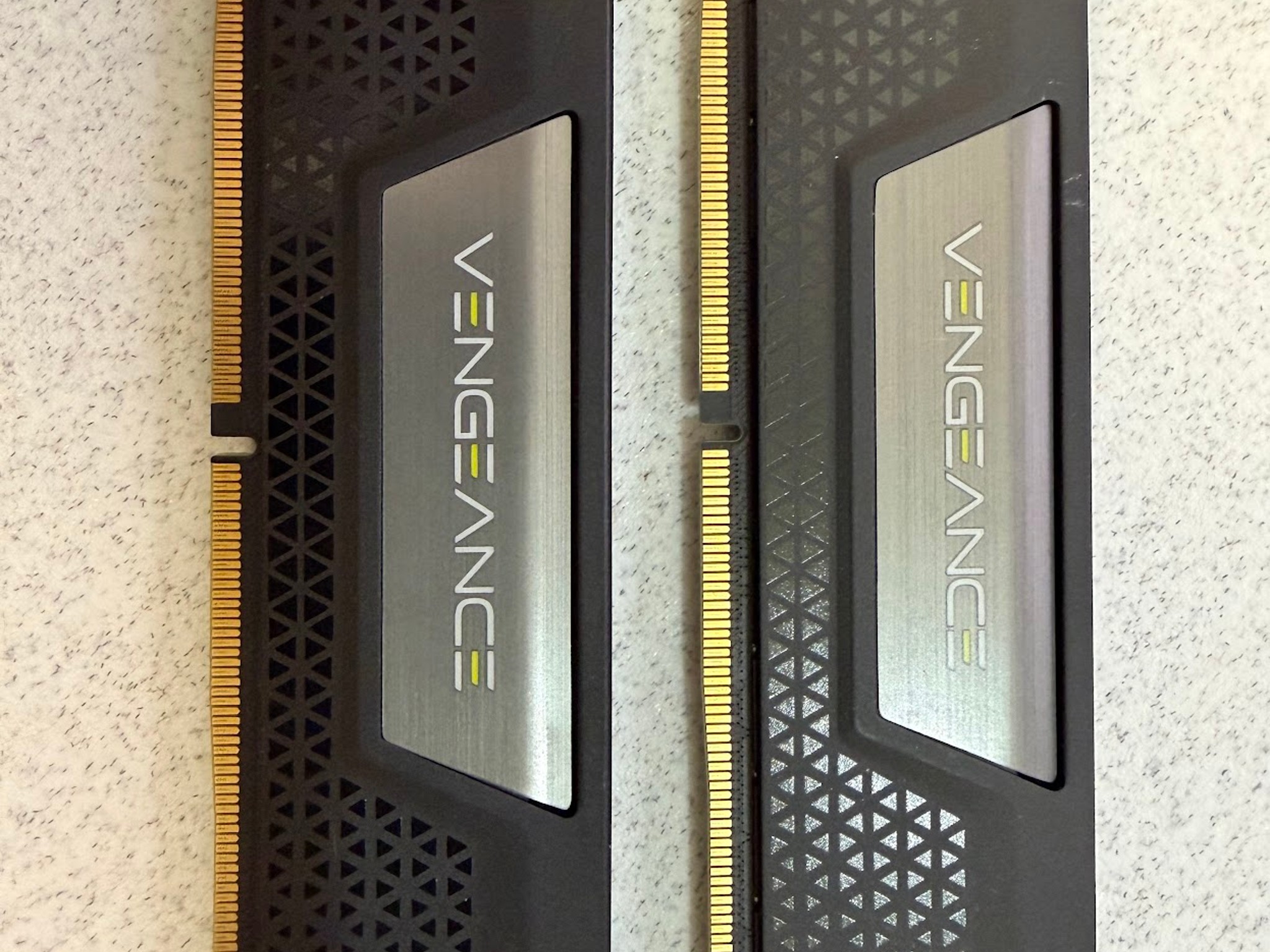 Corsair VENGEANCE 64GB (2x32GB) DDR5 6000MT/s CL30 Desktop Memory Kit - Used