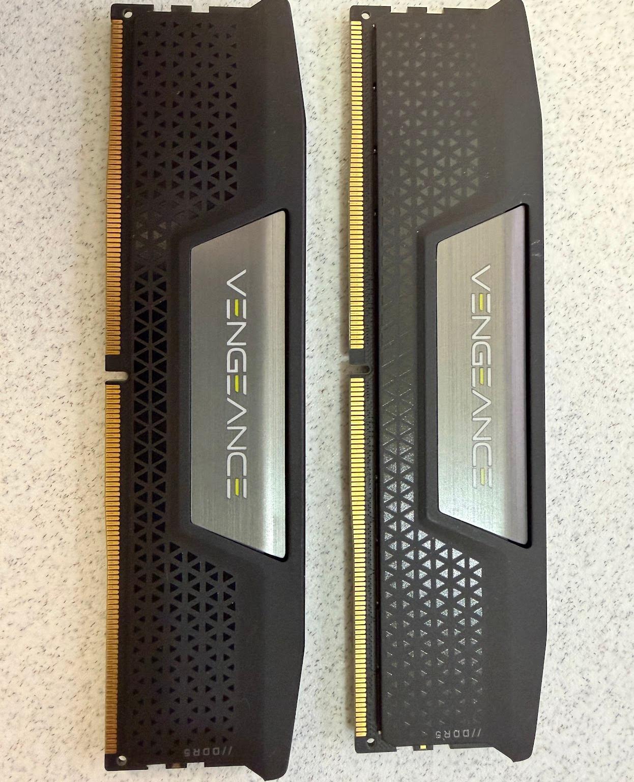 Corsair VENGEANCE 64GB (2x32GB) DDR5 6000MT/s CL30 Desktop Memory Kit - Used