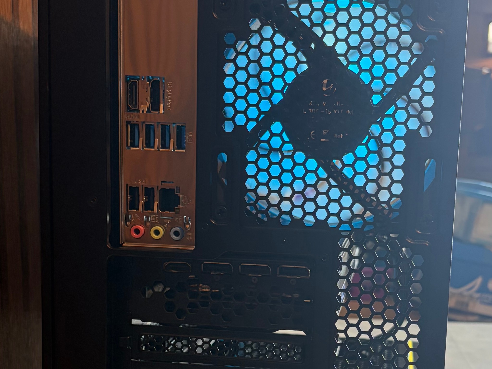 RTX 3080 | RYZEN 7 5800X | 1TB SSD | 360MM AIO | 16GB DDR4 | 650W