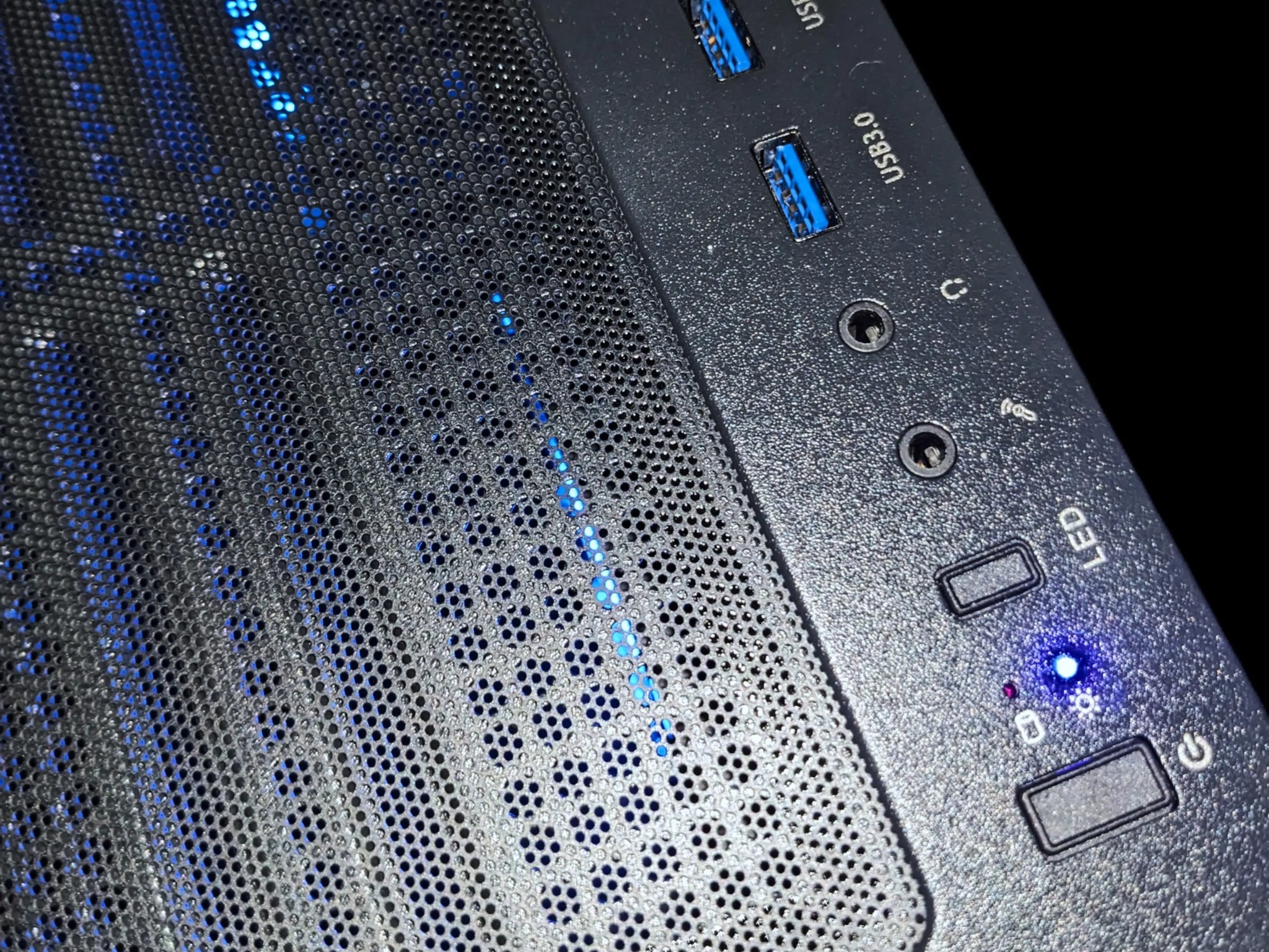 Dark:Light - RYZEN 5600x, RTX 4060 (1080p/1440p), 32gb, WIFI, BT, USBC, WIN11Pro, ARGB, SHIPS FREE