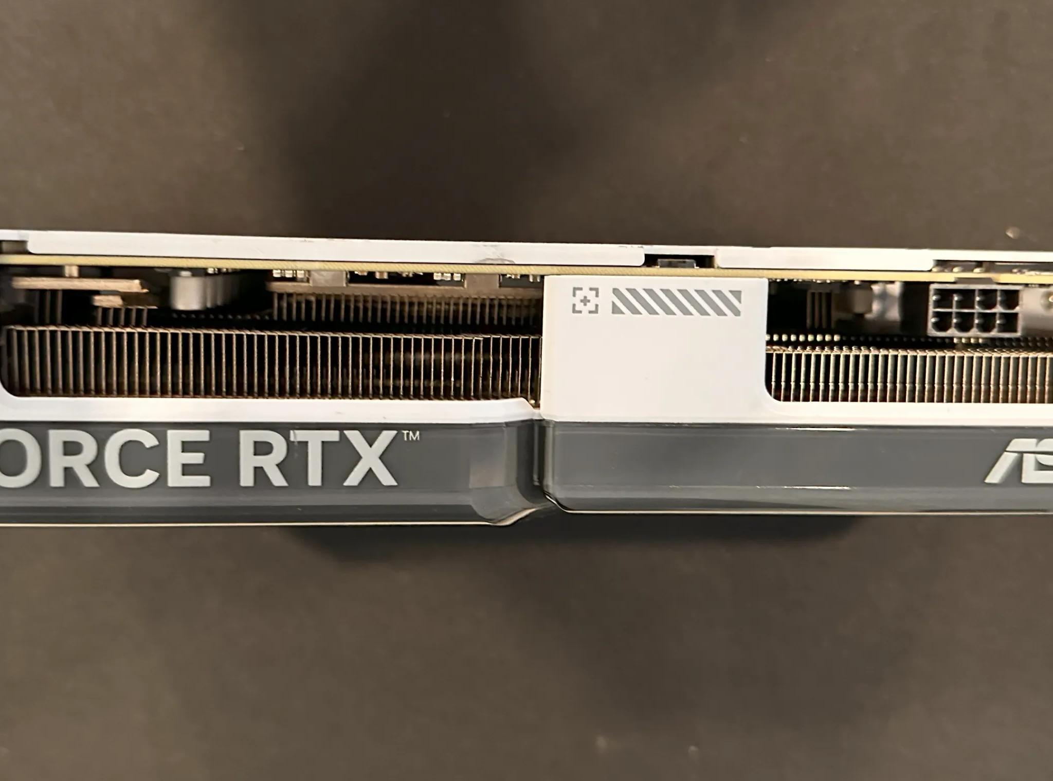 ASUS Dual GeForce RTX™ 4070 White OC Edition 12GB GDDR6X