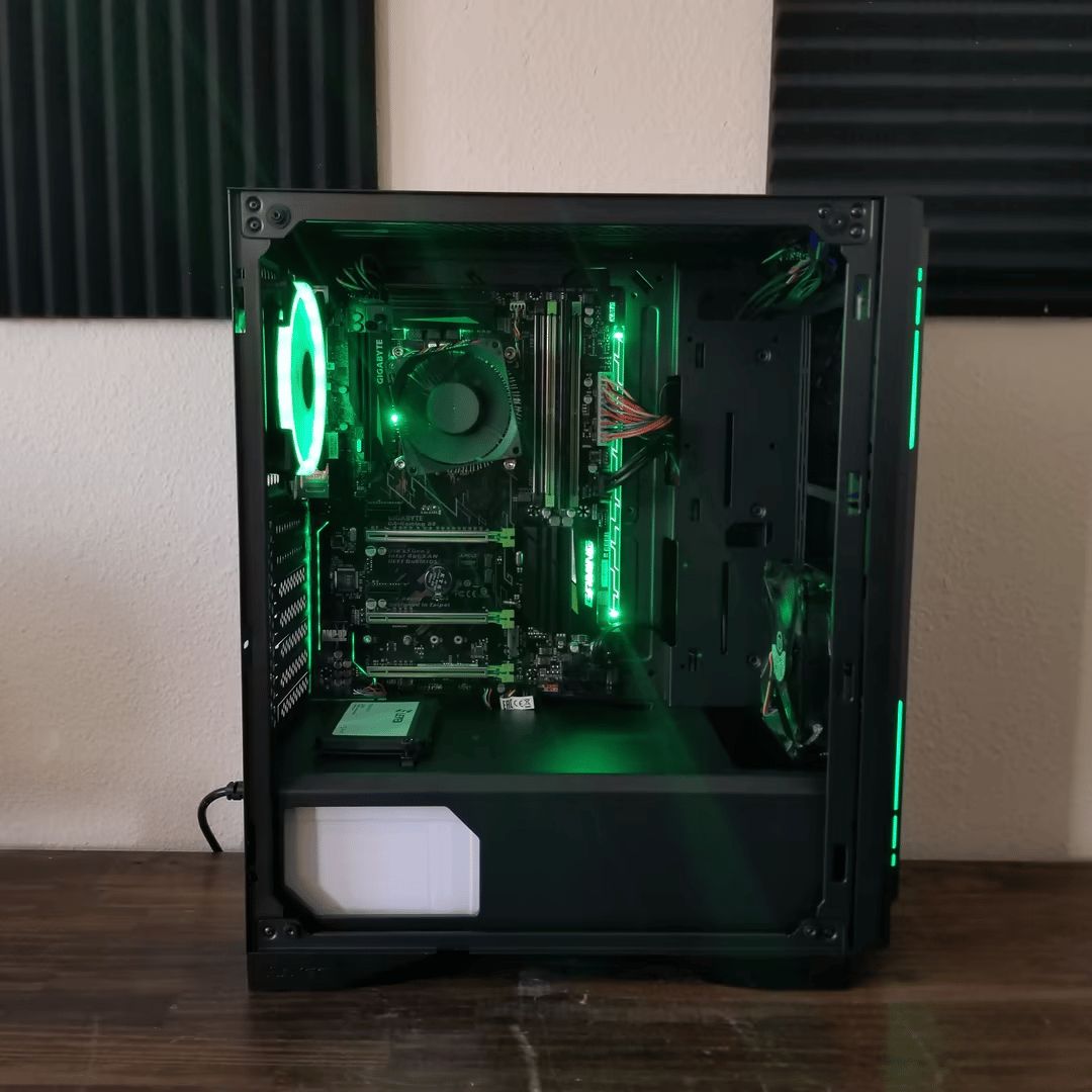 Intel Core i5 6500 UpTo 3.6GHz w/ Intel HD Graphics 530 // Team Group 8GB 2400MHz // Levin 120GB SSD