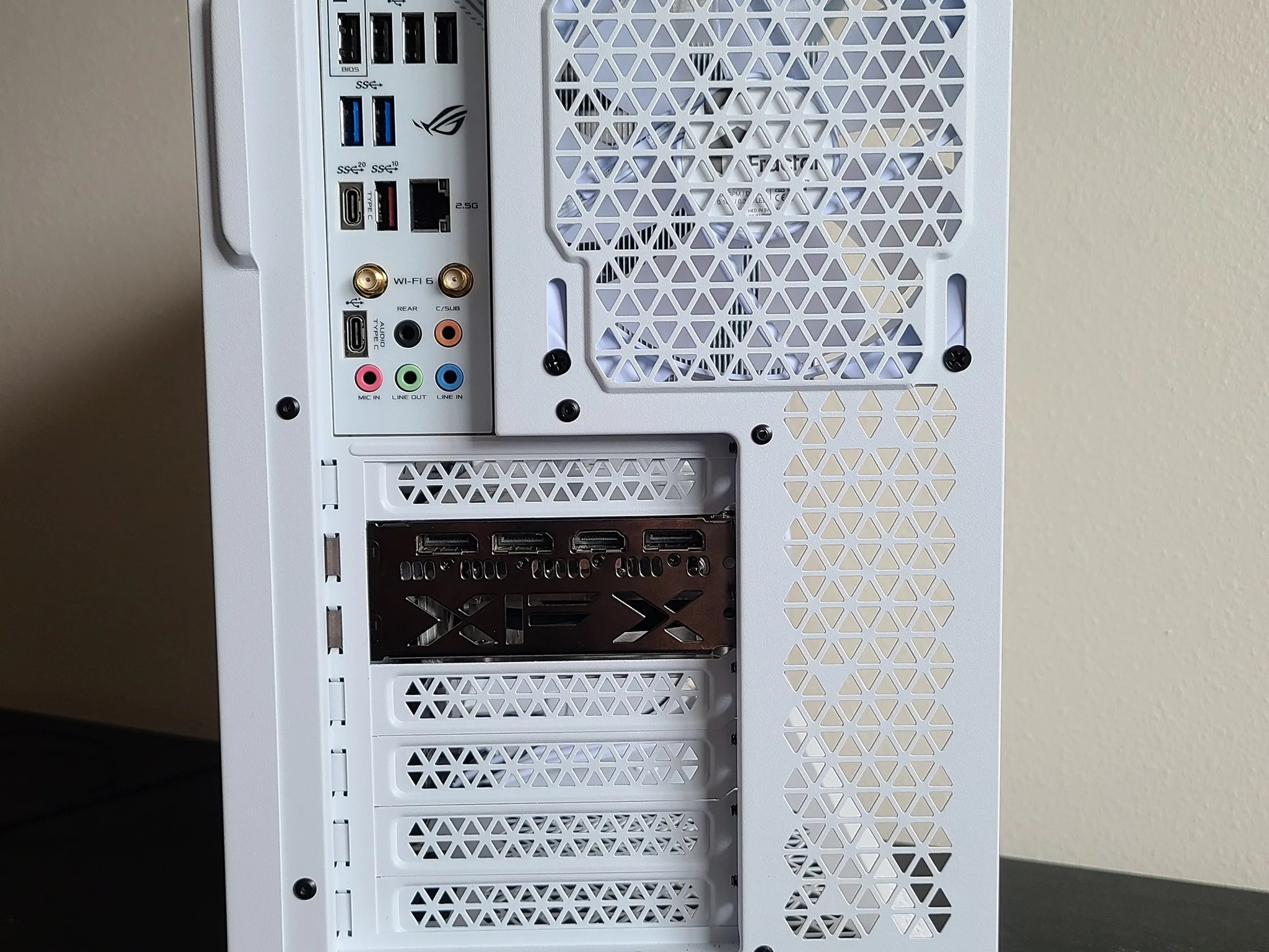 RX 6650 XT | Intel i5 11600K | 1TB Gen4 NVME | 32GB 3200MHz RAM