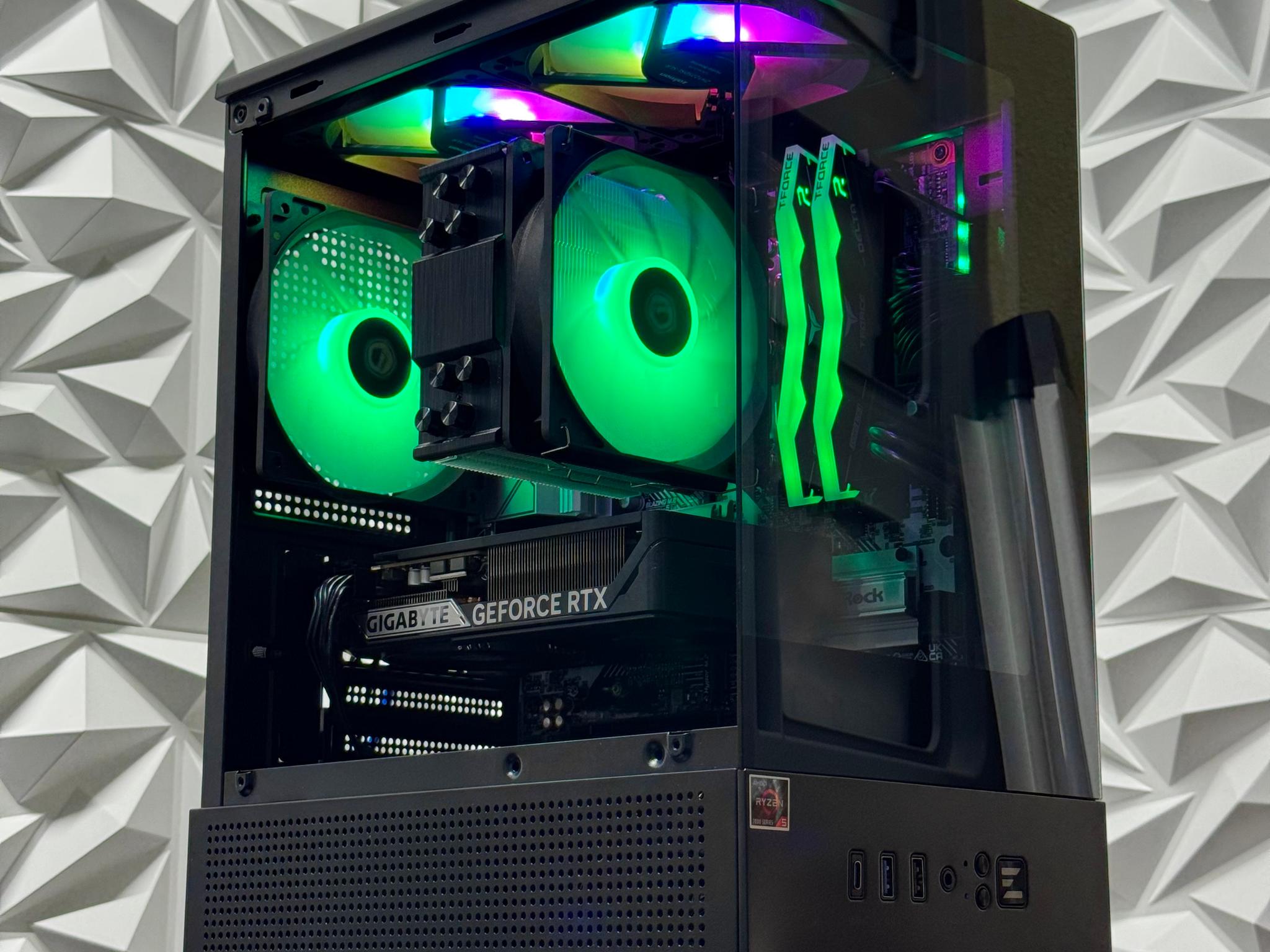 RTX 5060 / Ryzen 5 7600x / 16GB 6000MHz DDR5 / 500GB P310 Crucial ssd / windows 11 pro
