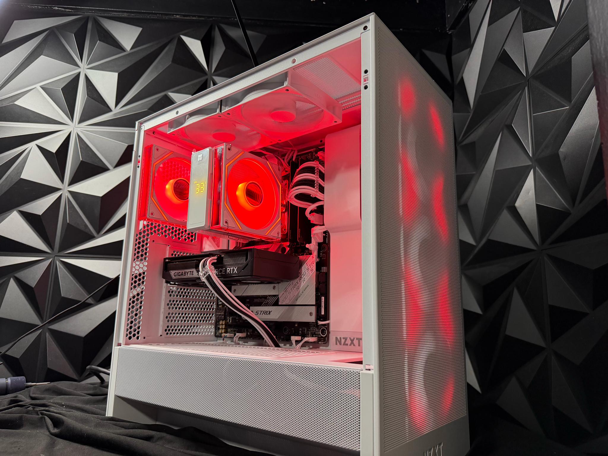 ❄️⚔️ ICE KNIGHT ⚔️❄️ Ryzen 5 7600X| RTX 5060Ti| 1.25 TB NVMe| 16 GB DDR5| 650 W PSU