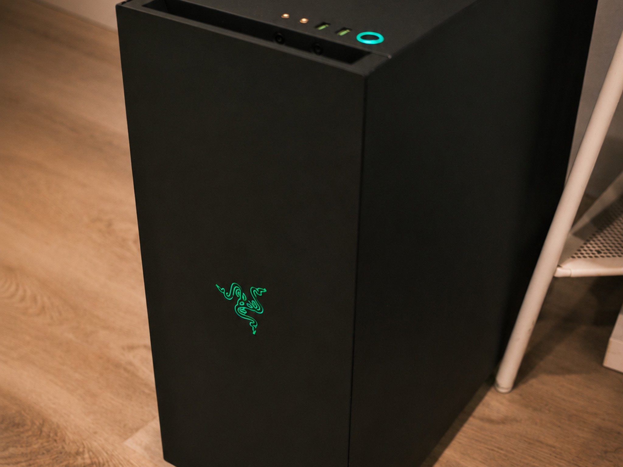 Razer Gaming PC Intel i7-9700K EVGA GTX1070 Ti FTW2 32GB 1.5TB NZXT Kraken Win11
