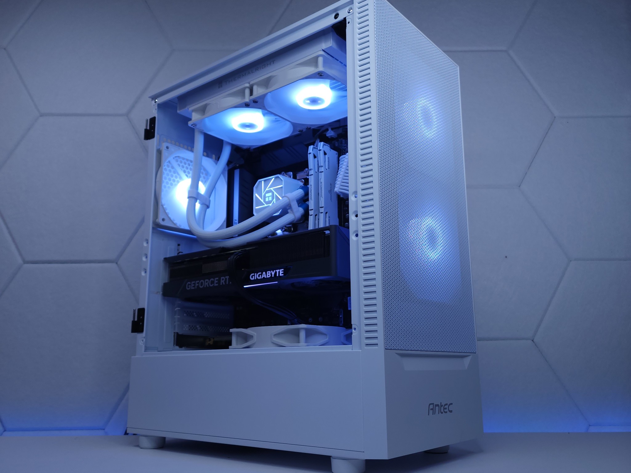 🤍🤍RTX 4070 Ti | Core i7 12700KF | 32GB 3200MHz | 1TB NVMe SSD Gen 4