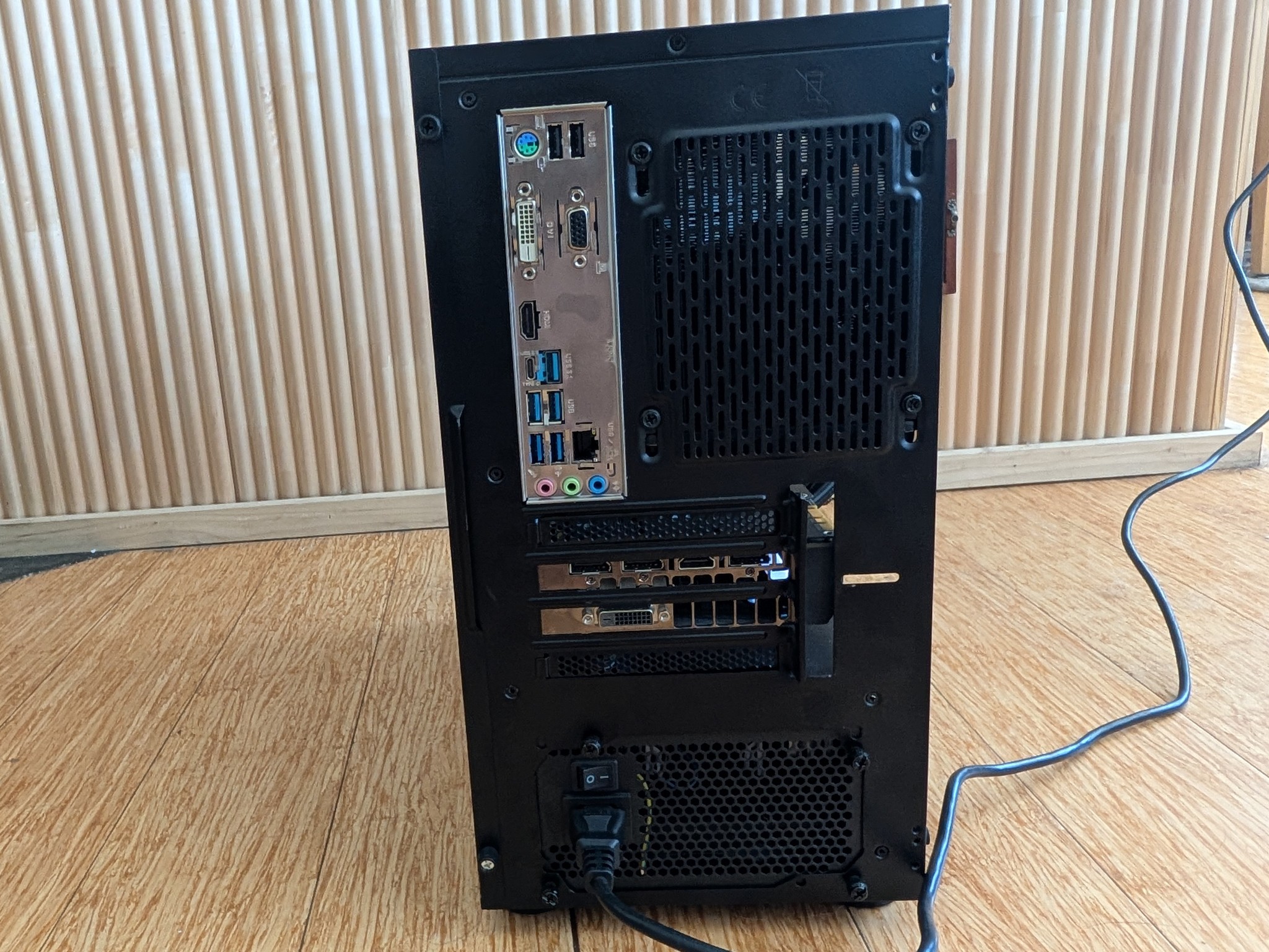 Custom Gaming PC | GTX 1080 | Ryzen 5 Pro 2400G | 16GB | 256GB |