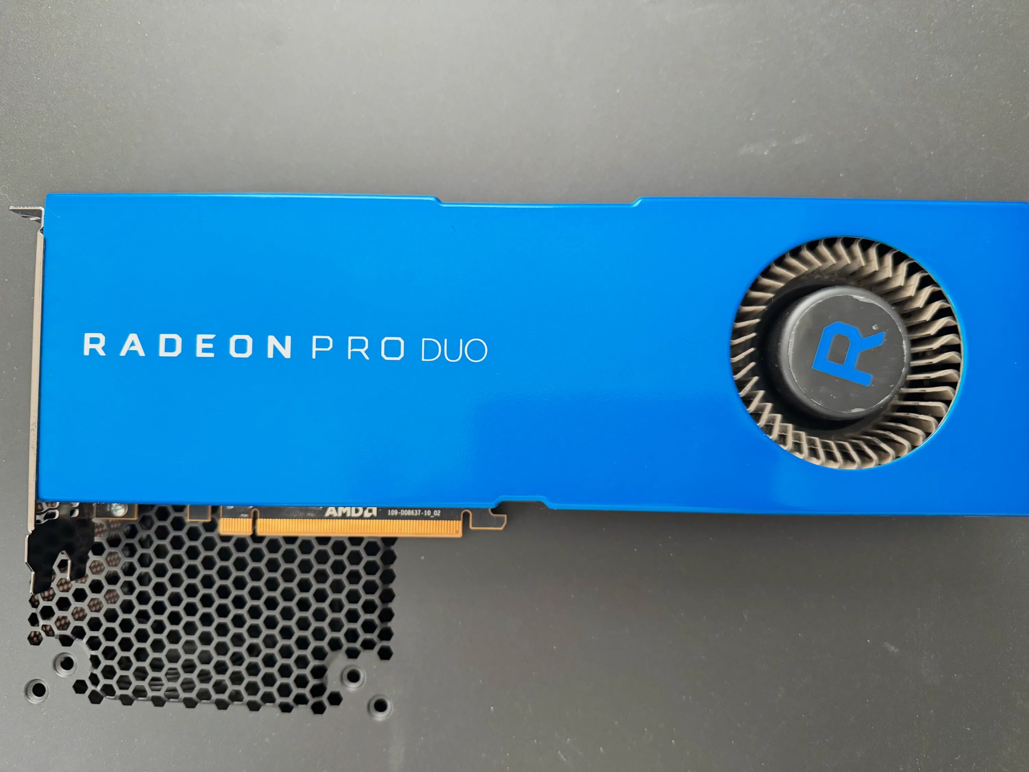 AMD Radeon Pro Duo Polaris 32GB GDDR5 Graphics Card