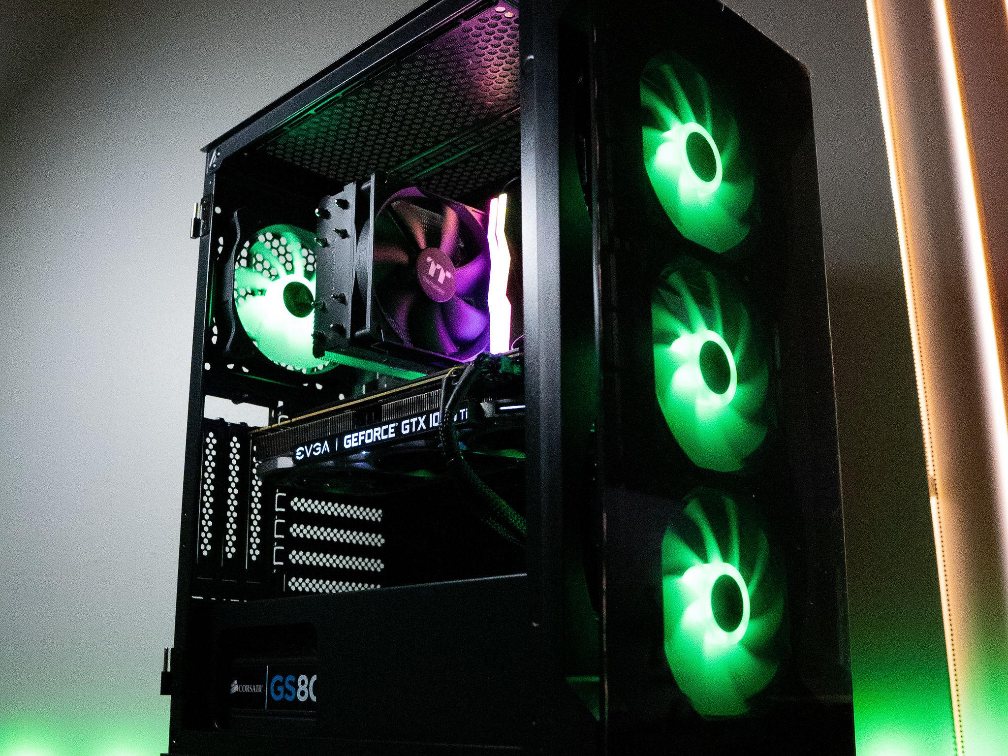 🌃🍬 | EVGA GTX 1080Ti 11GB | RYZEN 5 5600 | 16GB DDR4 RAM | 2TB | Night Candy