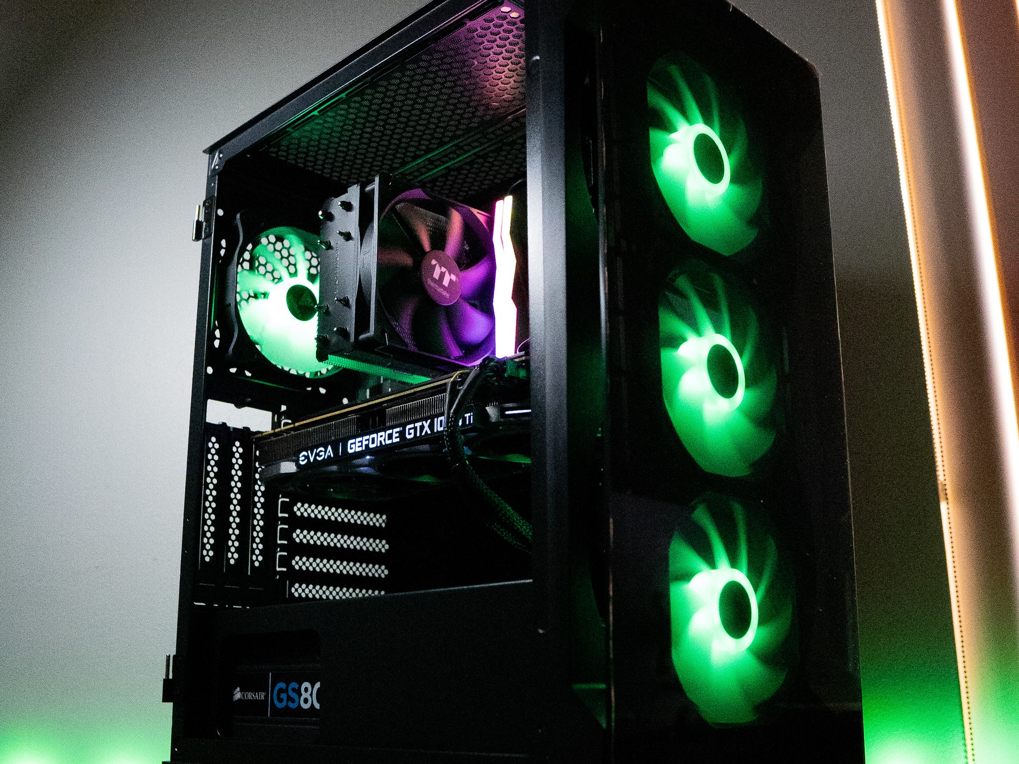 🌃🍬 | EVGA GTX 1080Ti 11GB | RYZEN 5 5600 | 16GB DDR4 RAM | 2TB | Night Candy