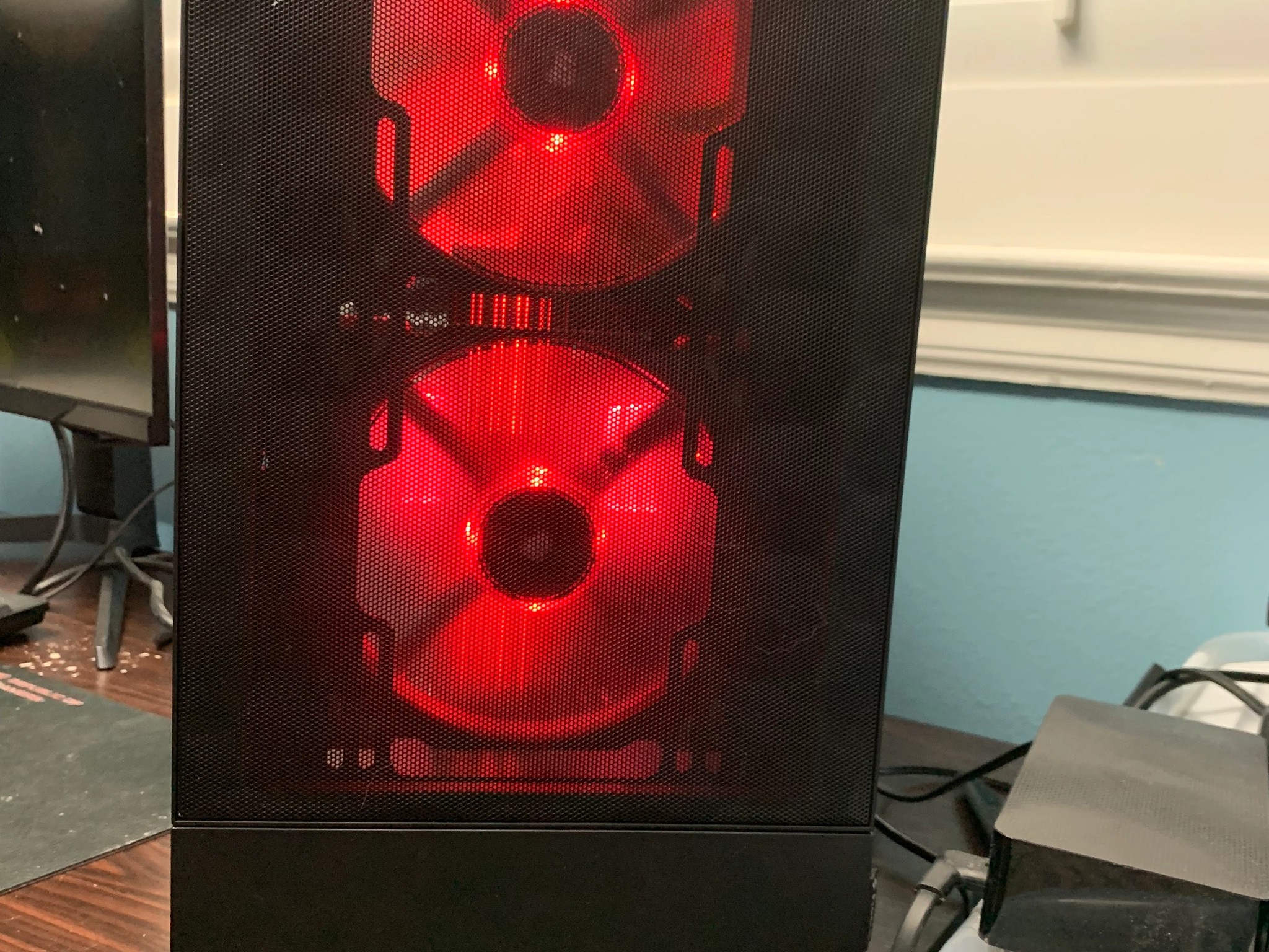 Red Devil|Ryzen 7 3700X|RX 6700XT|32GB|500GB SSD|2TB HDD|Wifi|Windows 10 Pro