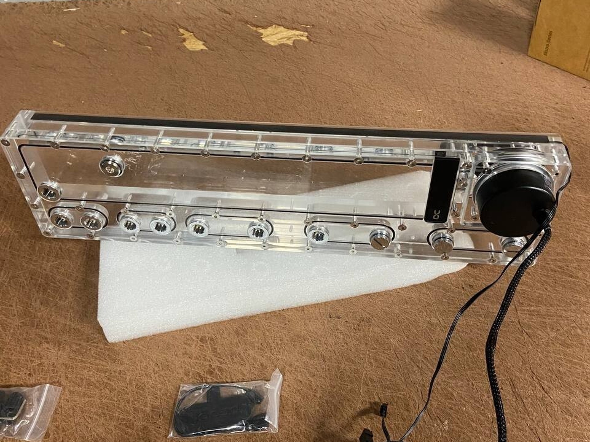 Alphacool Core Distro Plate 480 VPP/D5 - Left with VPP D5 Apex Pump (14578)