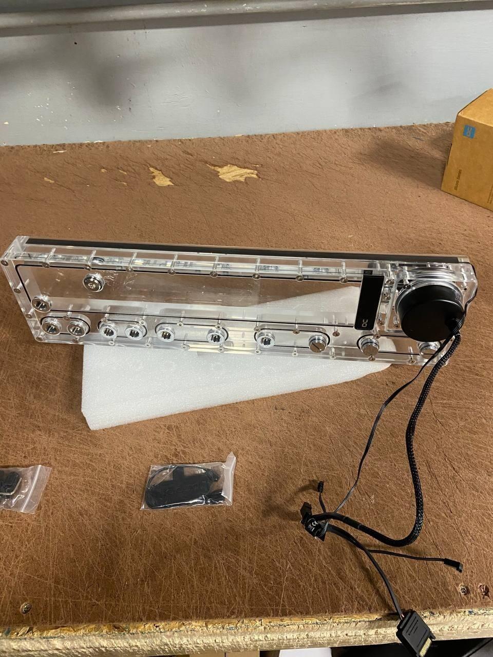 Alphacool Core Distro Plate 480 VPP/D5 - Left with VPP D5 Apex Pump (14578)