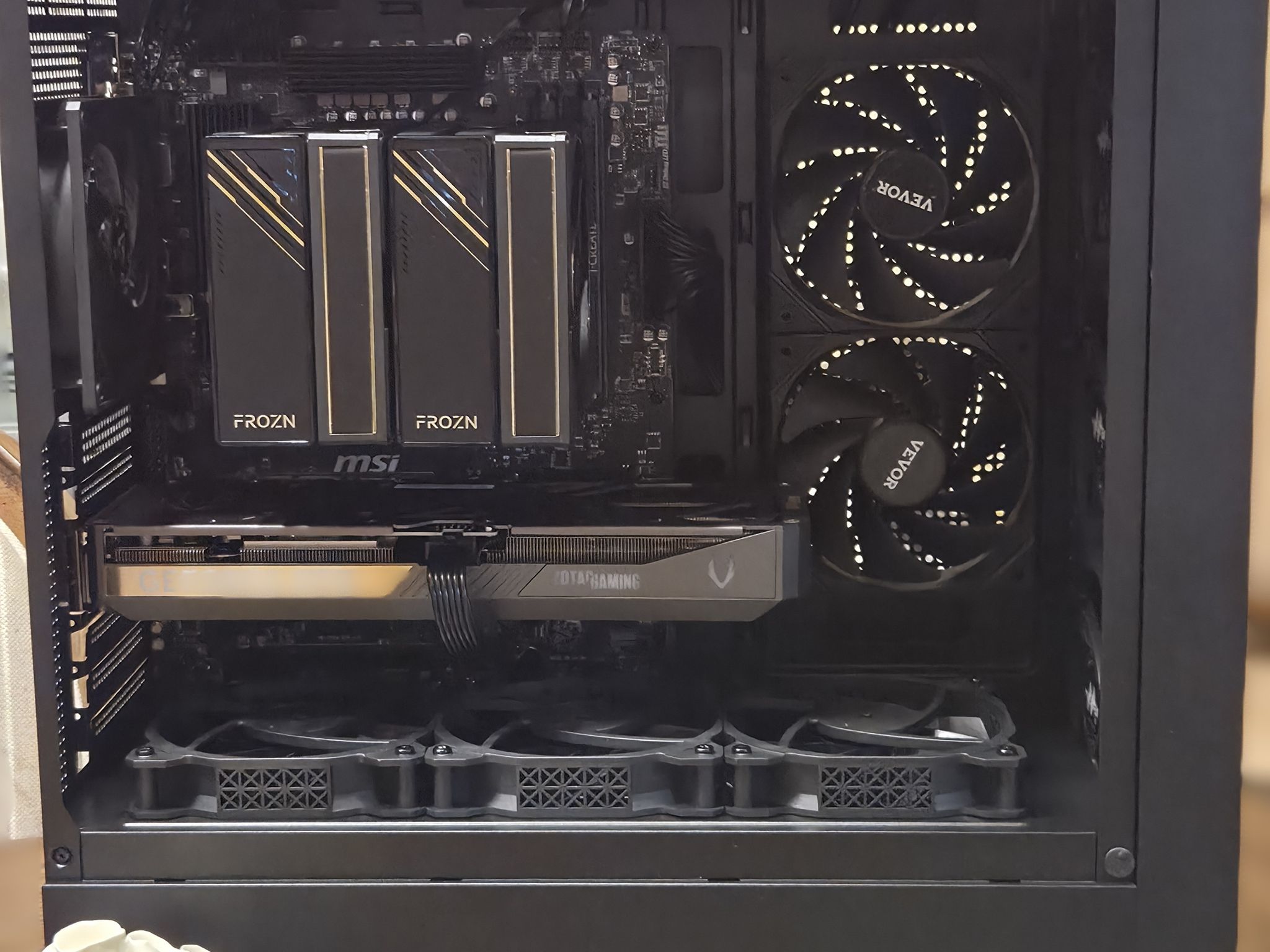 The Golden Flake!✨ 9600X|5070|DDR5-32GB|1TB|WOOD