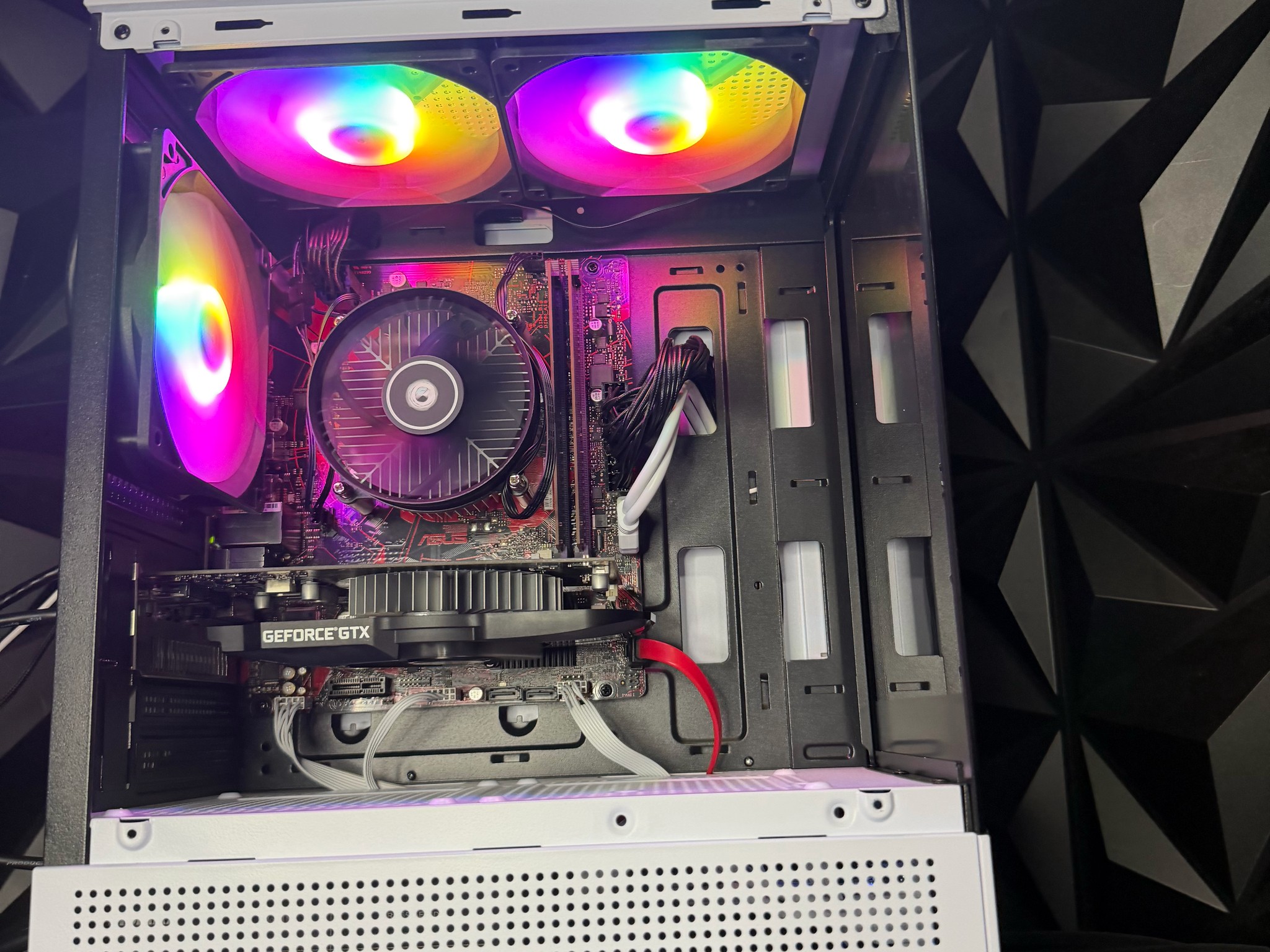 💸💪 THE BUDGET BRO 💪💸i5 10500T| GTX 1650 4GB| 16 GB DDR4| 500GB SSD| 650W PSU