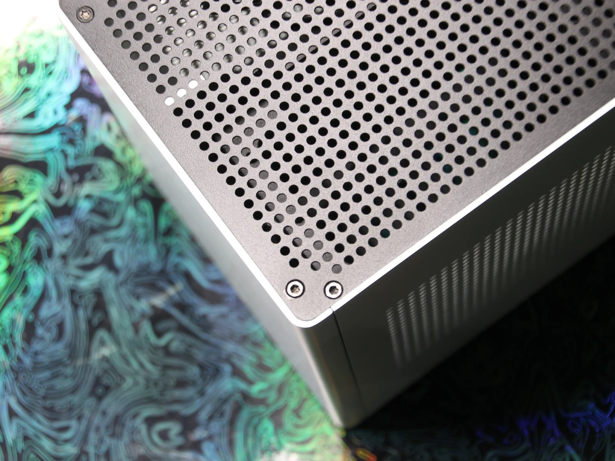 LOUQE GHOST S1 MkIII // ITX PC Case