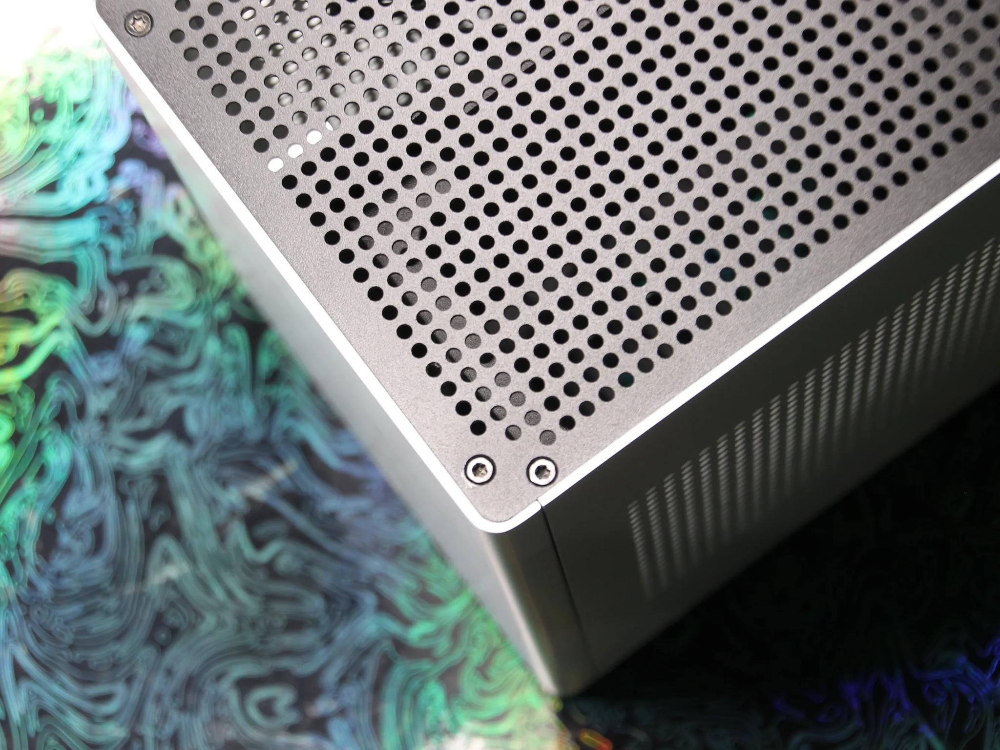 LOUQE GHOST S1 MkIII // ITX PC Case