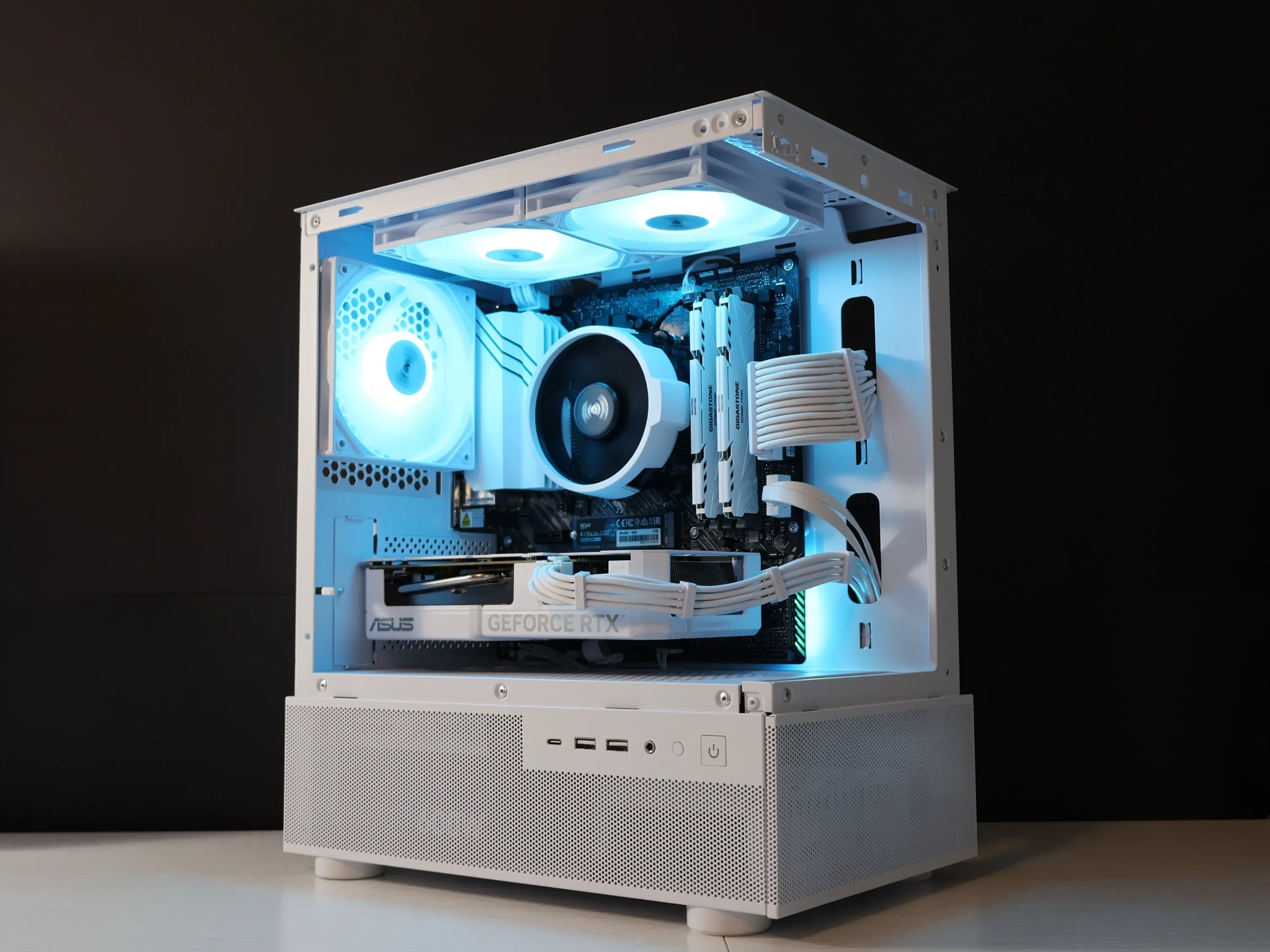🧊FROSTED🧊 Gaming PC | AMD Ryzen 5 5500 | 32GB | RTX 4060 | 1TB SSD | Win11 PRO | Wi-Fi