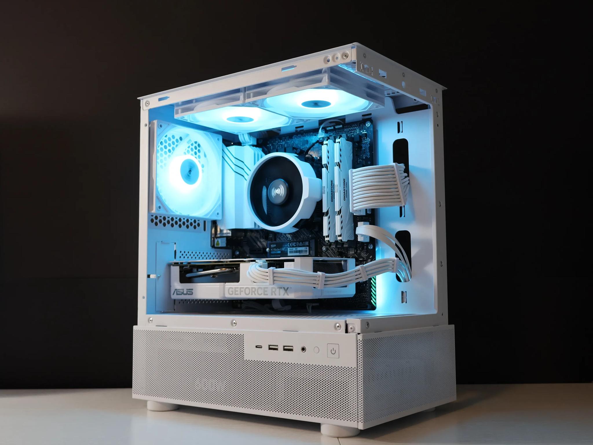 🧊FROSTED🧊 Gaming PC | AMD Ryzen 5 5500 | 32GB | RTX 4060 | 1TB SSD | Win11 PRO | Wi-Fi