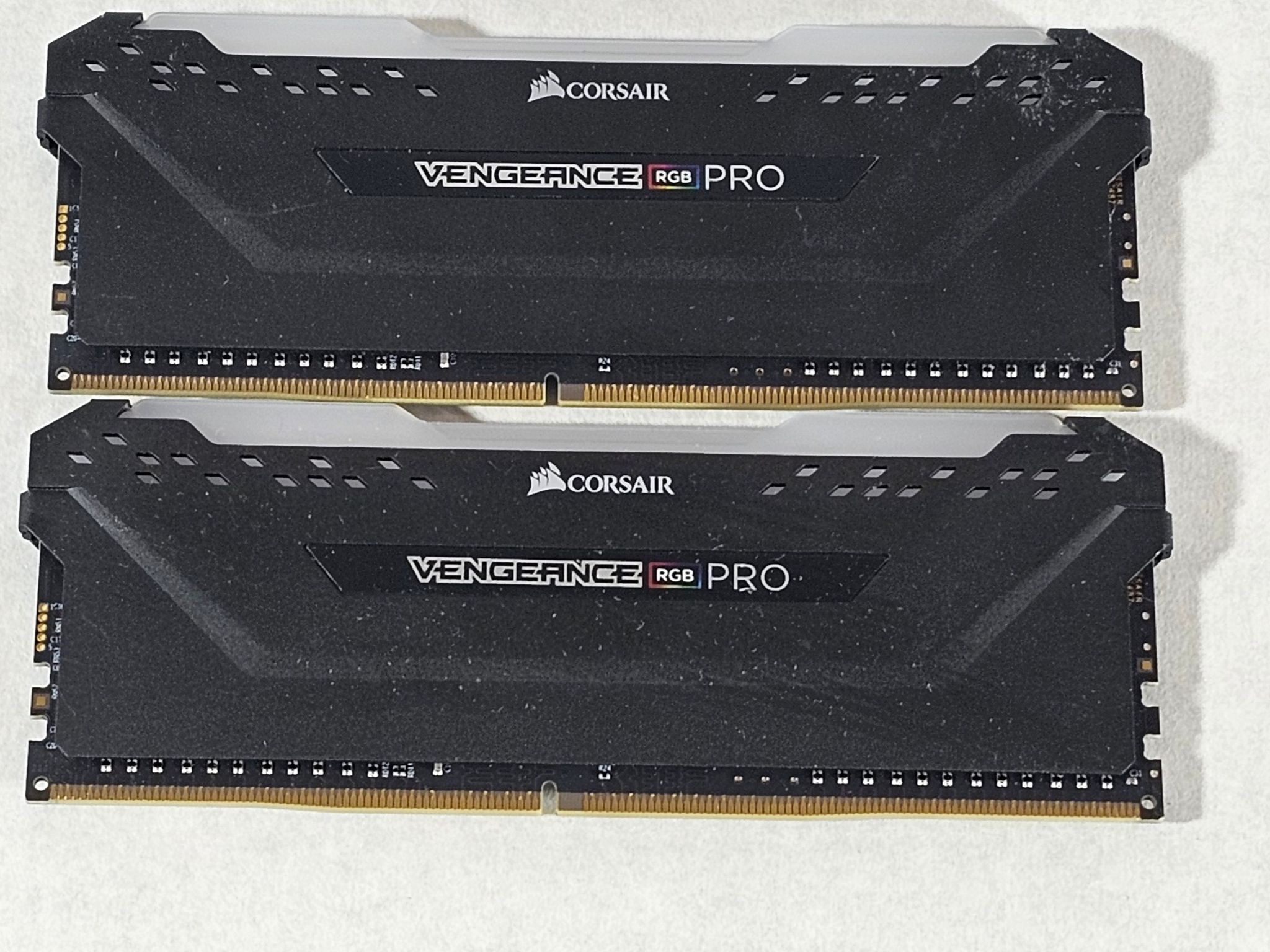 16GB DDR4 (2x8GB) 531 CL18 3600MT/s Corsair Vengeance RGB Pro SL