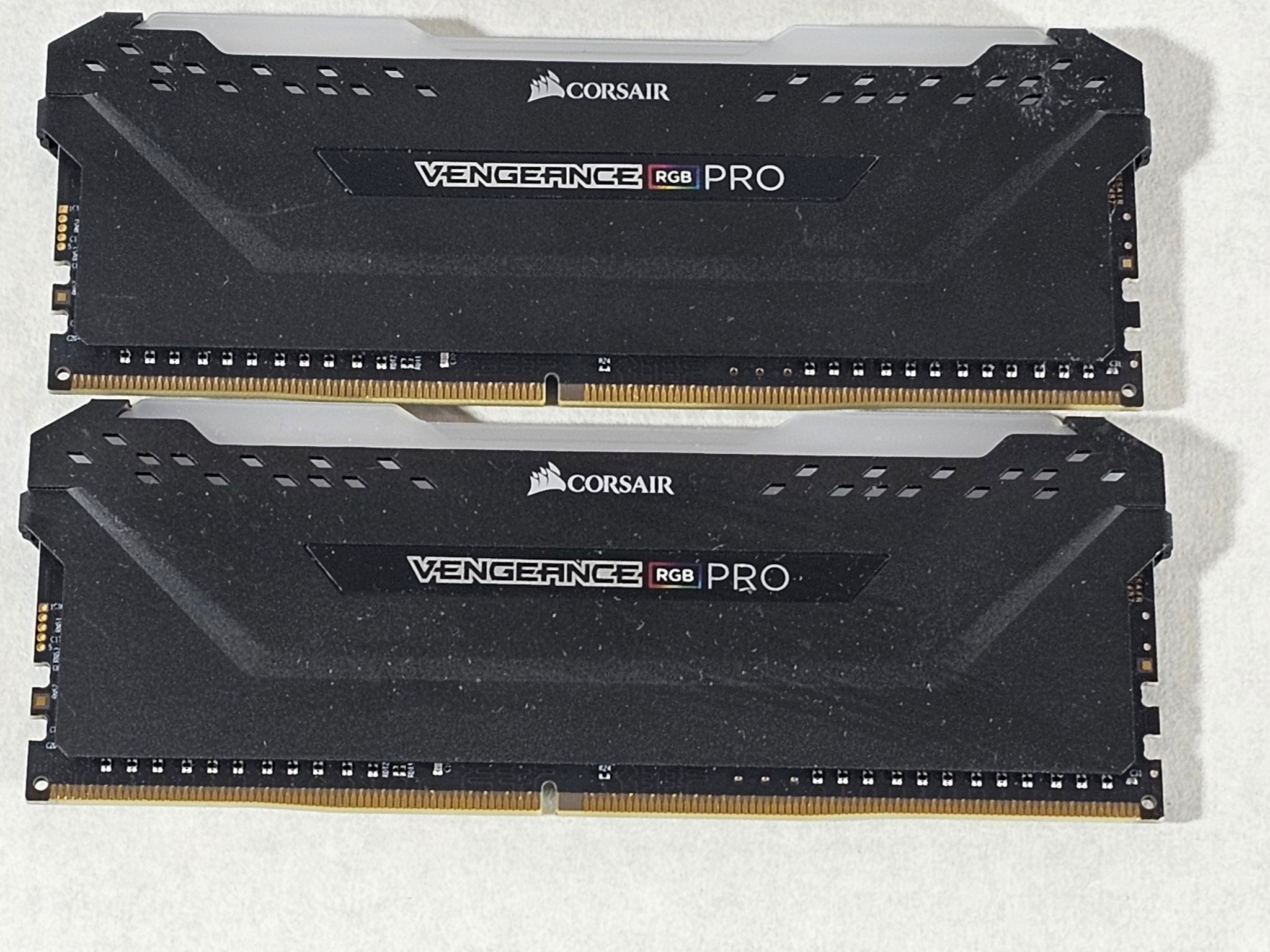 16GB DDR4 (2x8GB) 531 CL18 3600MT/s Corsair Vengeance RGB Pro SL