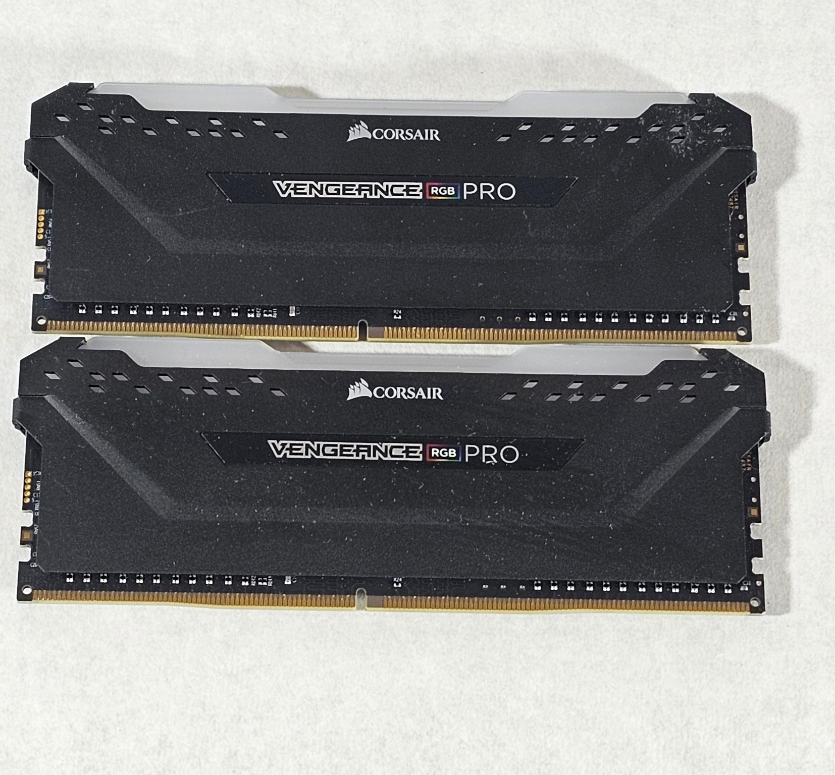 Corsair Dominator Platinum RGB 16GB DDR4-3200 (2x8GB) - Image 2