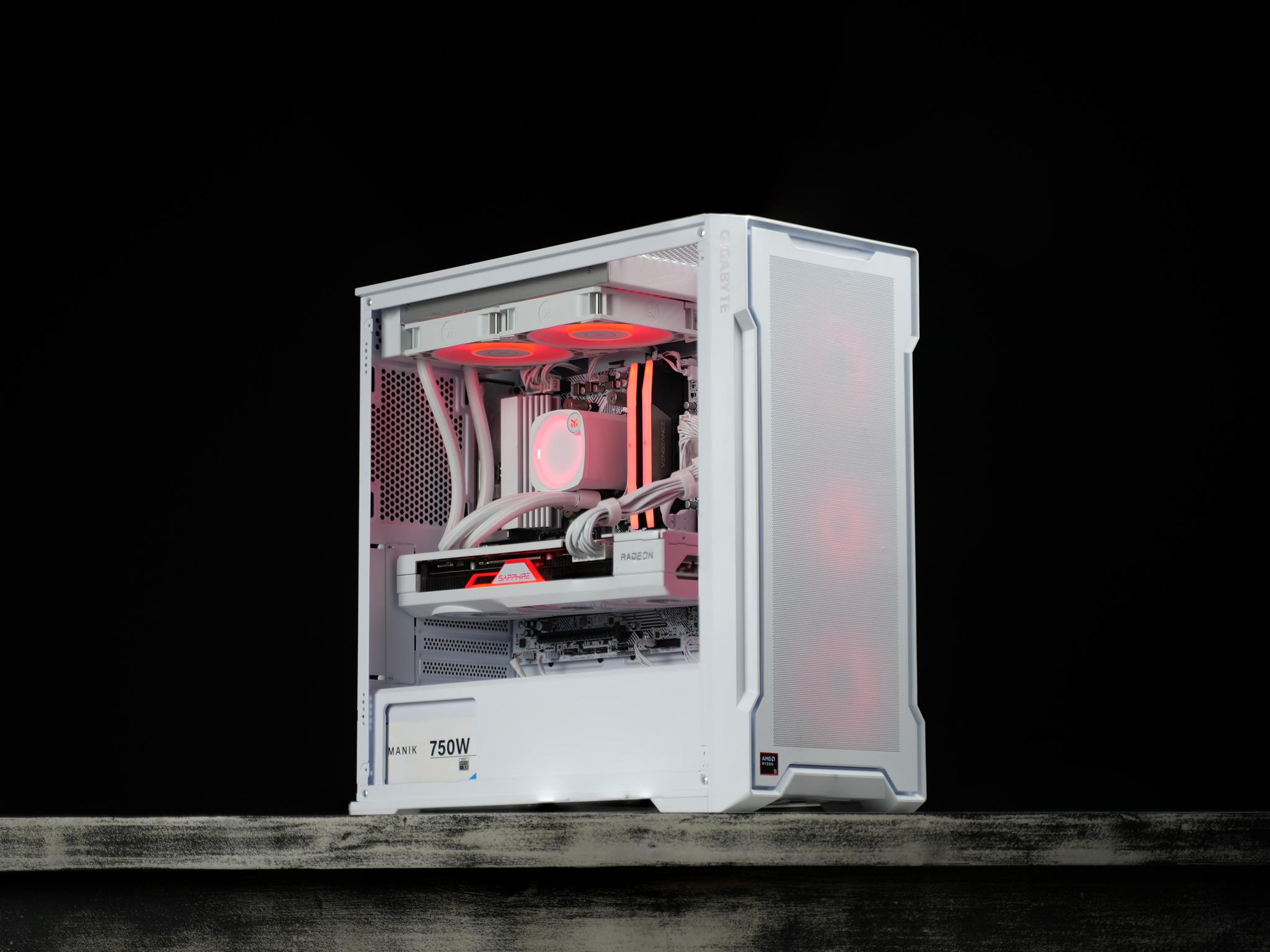 \ WF-52 / RX 7700 XT Ryzen 5 9600X 2.5TB 16GB DDR5 Windows 11 Gaming PC