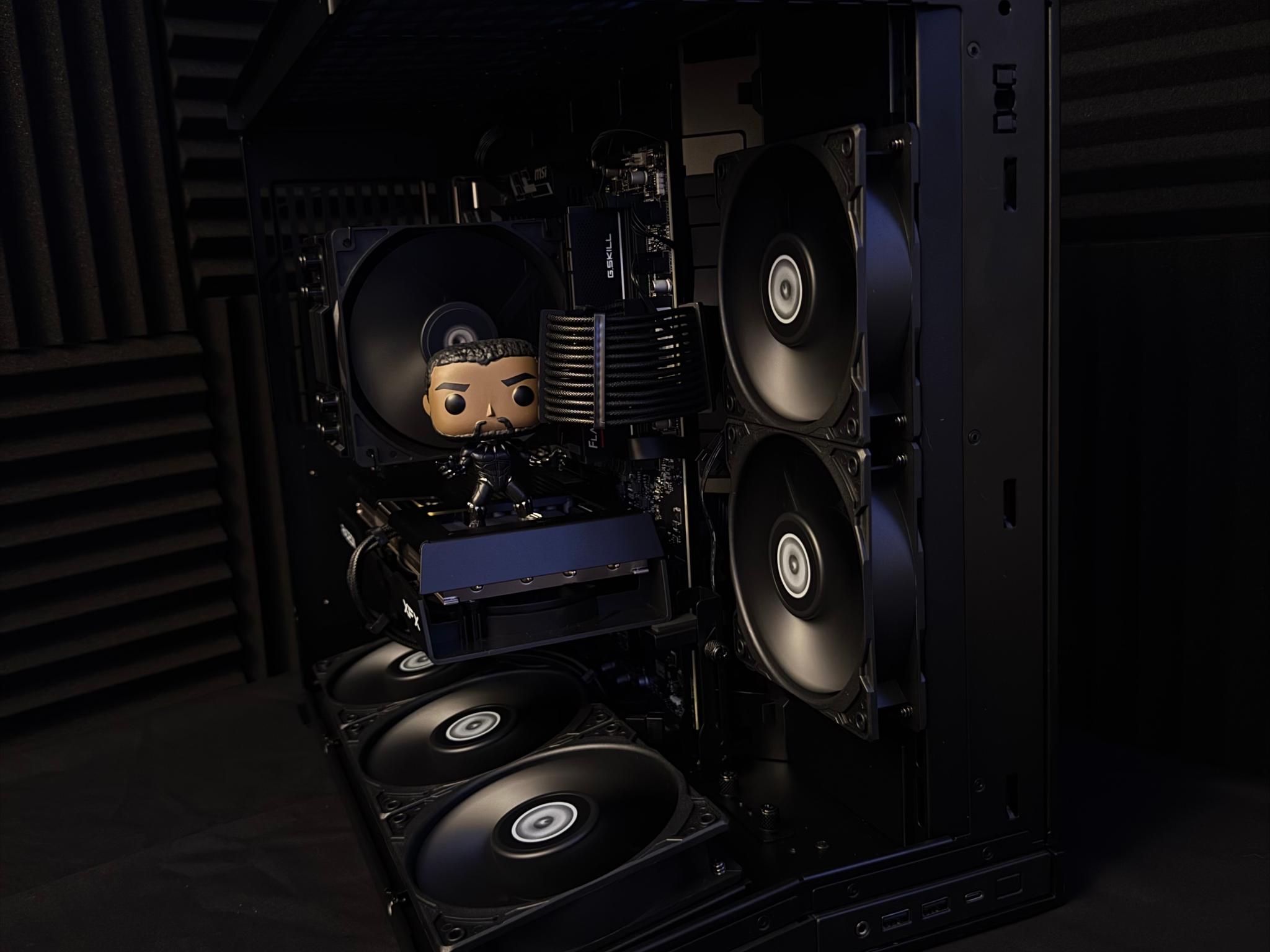 |The Black Panther Gaming PC|RX 9060 XT 16 GB|16 GB DDR5 6000|Ryzen 5 7600X3D|512 GB NVMe|ALL BLACK|