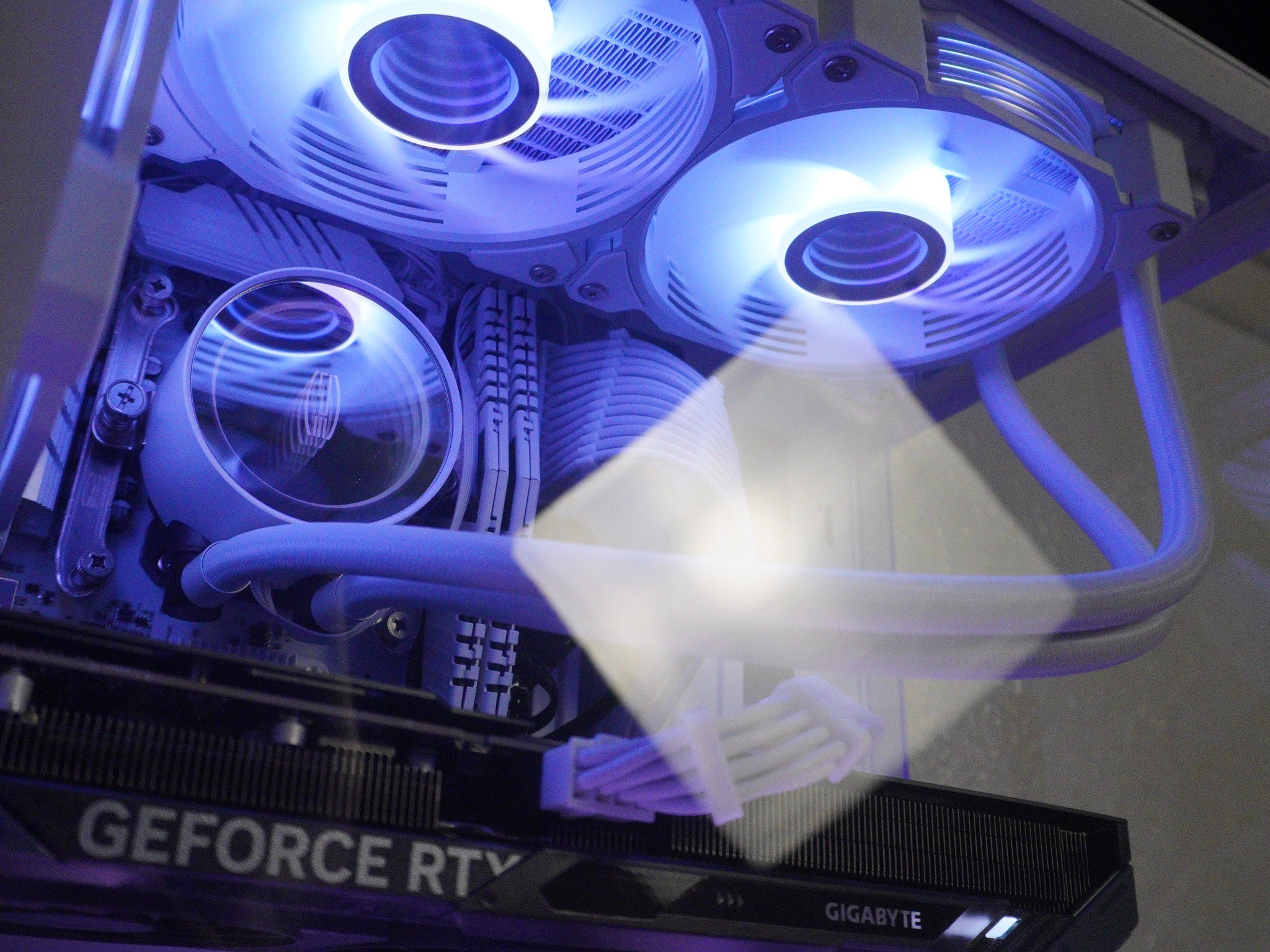 Soul White II | I7 12700K | RTX 5060 TI 8G | 16GB DDR4 | 512G 2.5 SSD | WINDOWS 11 ACTIVATED