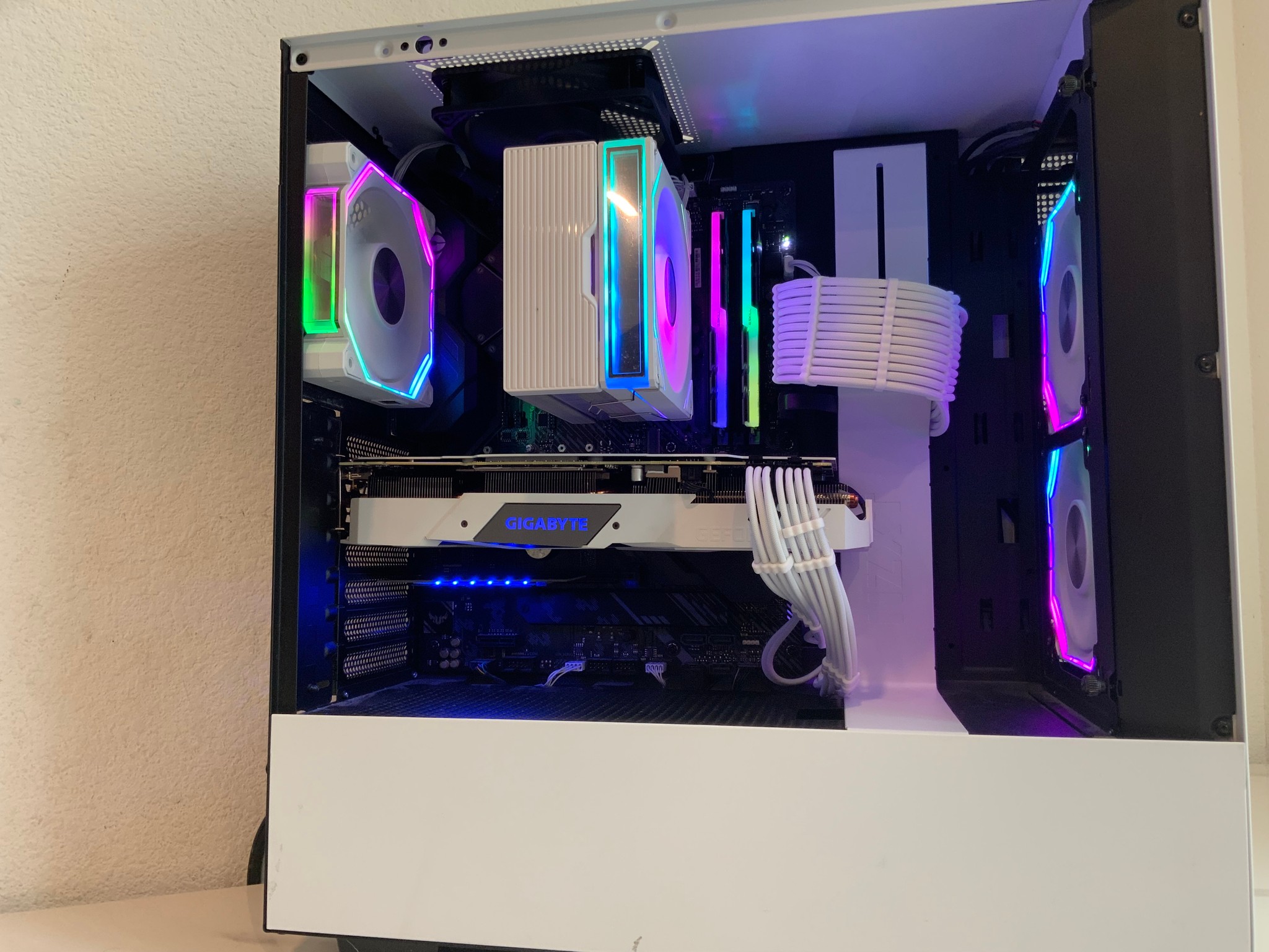 ❄️ RTX 2070 SUPER | RYZEN 7 3700X | 512GB SSD | 16GB DDR4 | 650W | WHITE ❄️