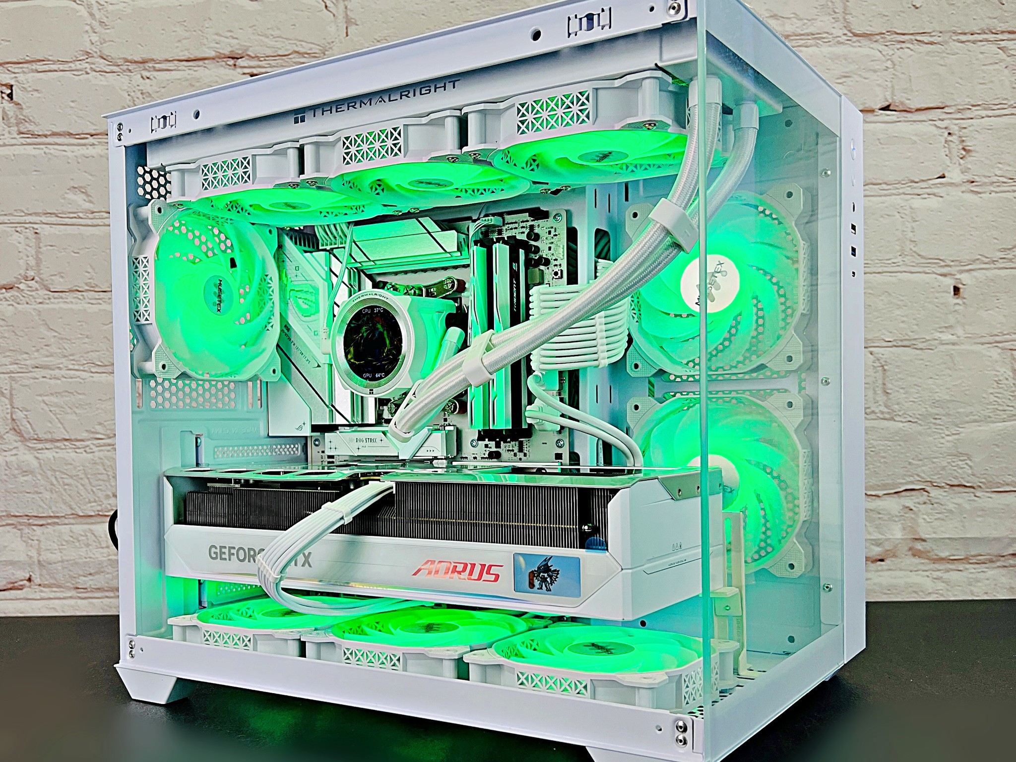 5080 AORUS MASTER ICE 9800X3D 32GB DDR5 2TB M.2 WIFI 7 Win 11 Pro