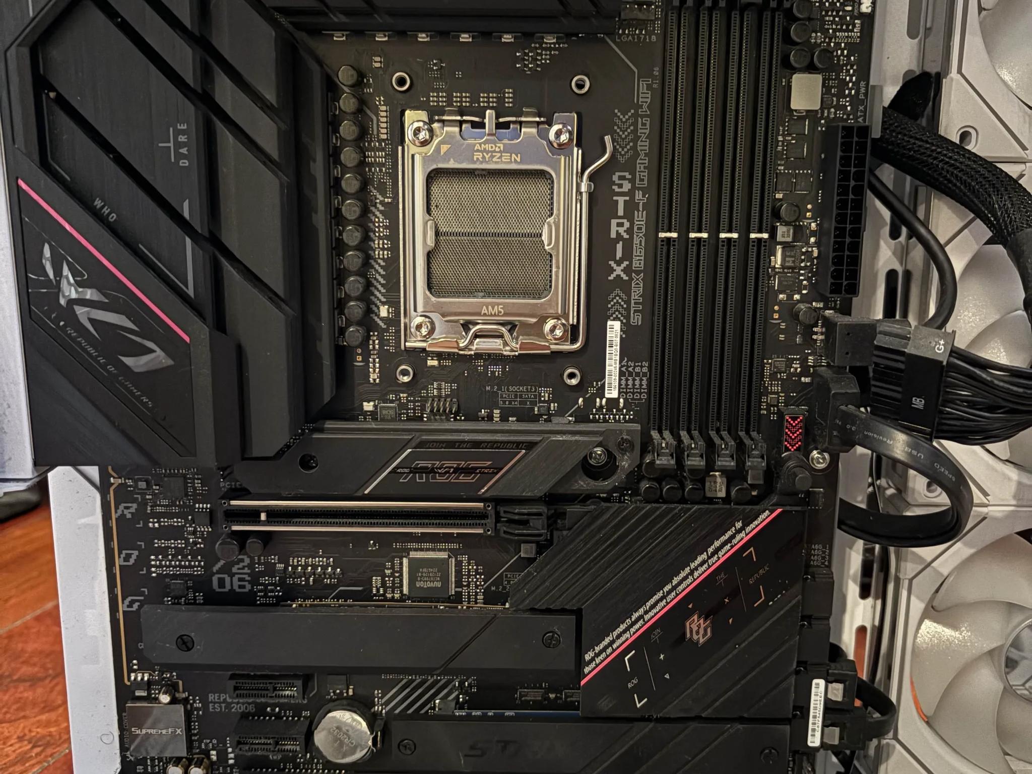 BUNDLE - ROG Strix 650E-F, Lian Li 011 dynamic, EVGA 1000w, 6 Lian Li SL Infinity Fans