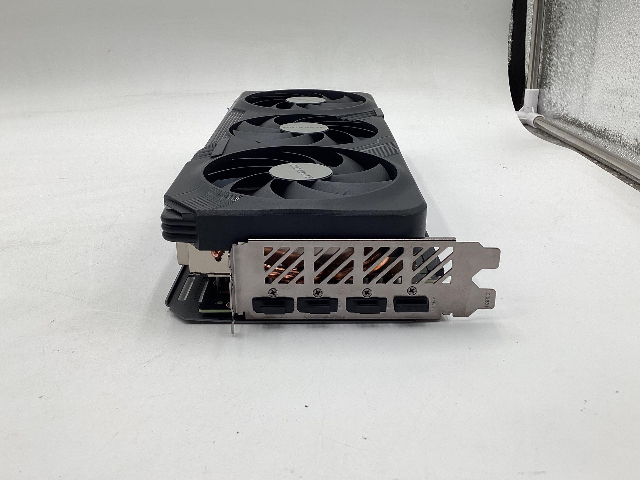 GIGABYTE GeForce RTX 4070 WINDFORCE OC V2 12G Graphics Card