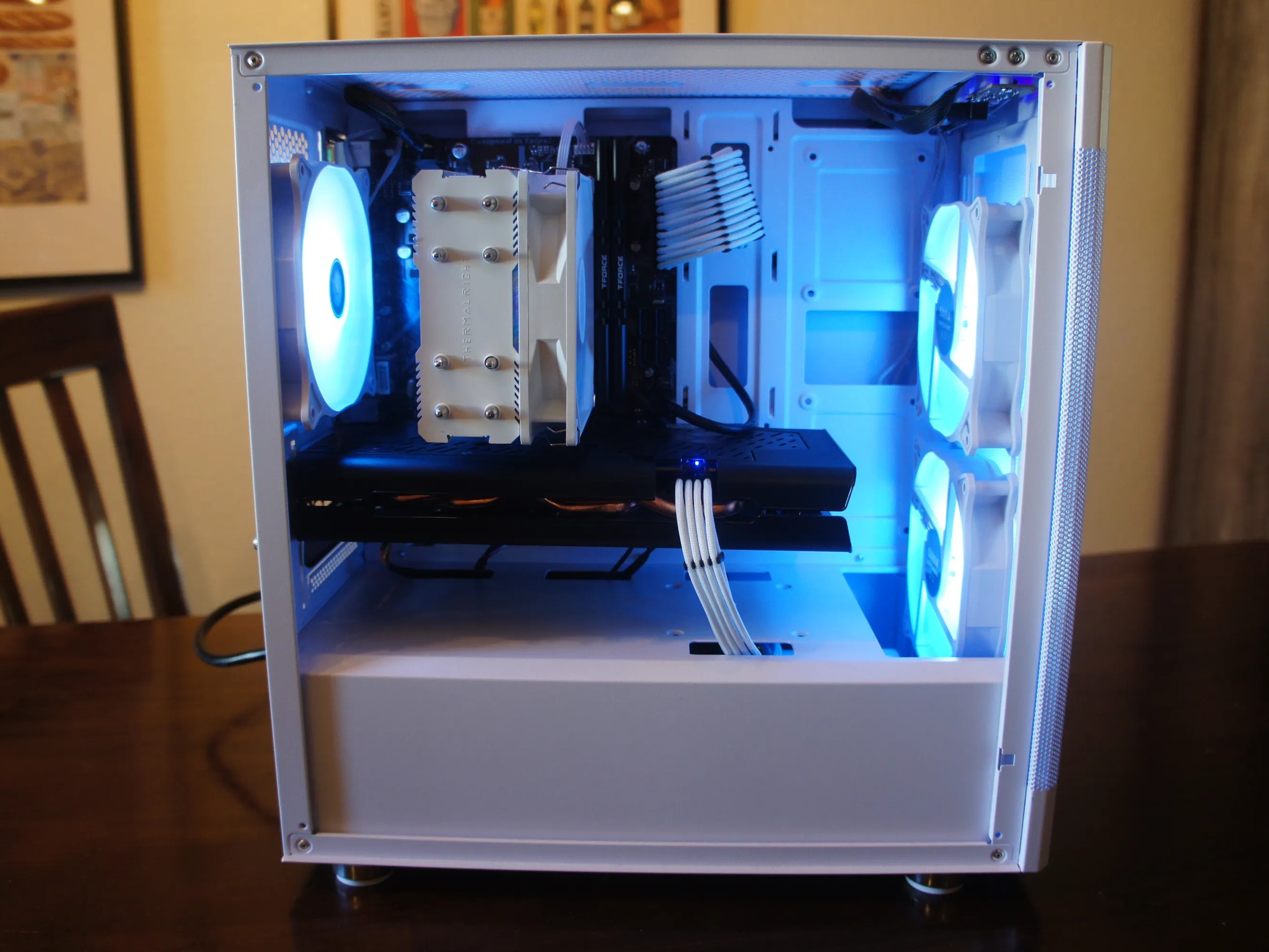 INTEL CORE i5 9400f | Rx 580 8gb | 16 gb RAM | 1tb M.2 SSD | White/Black ARGB | READ DESCRIPTION |