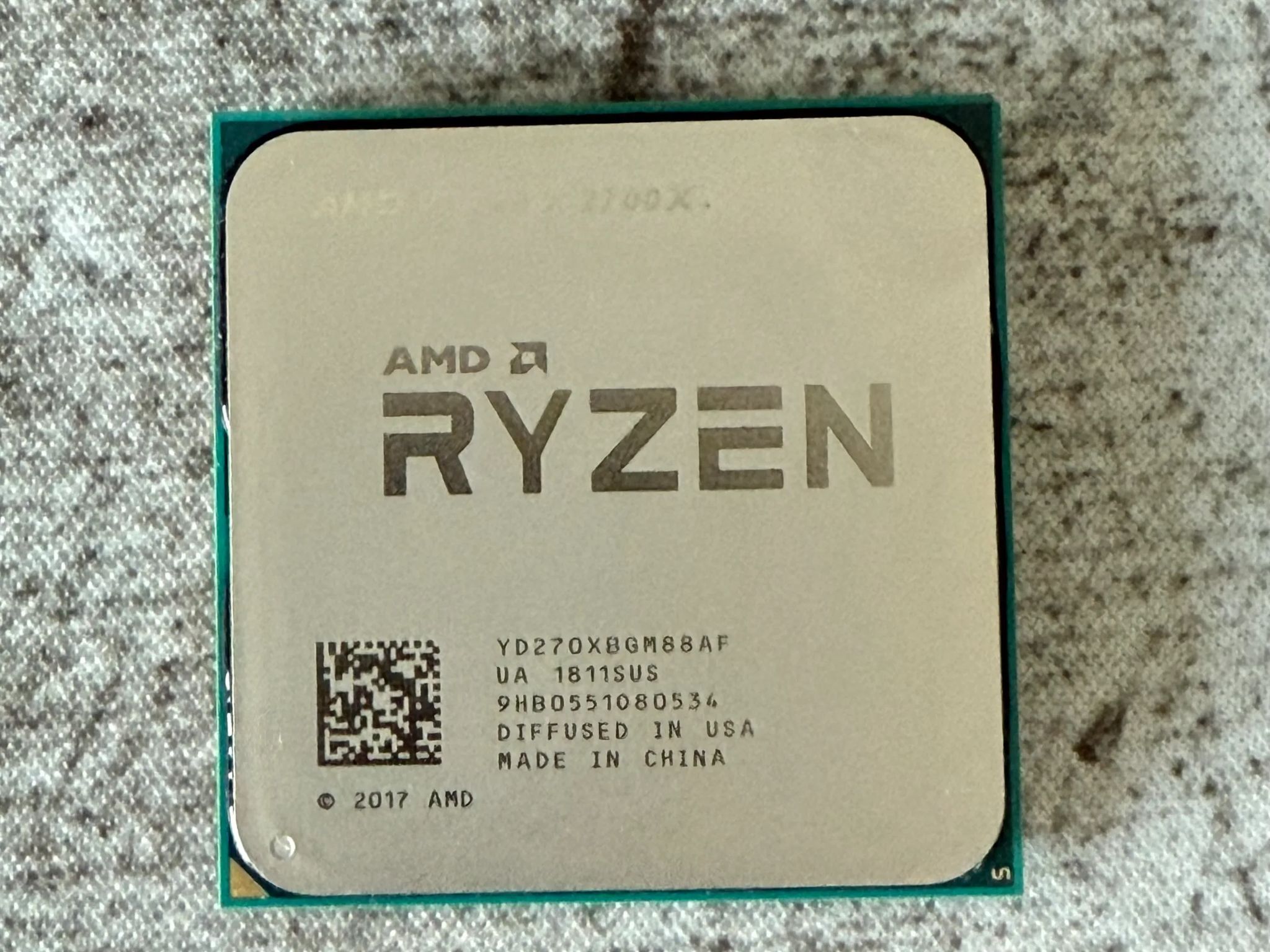 AMD Ryzen 7 2700X CPU 8-core 16-thread AM4 socket with Wraith Prism cooler