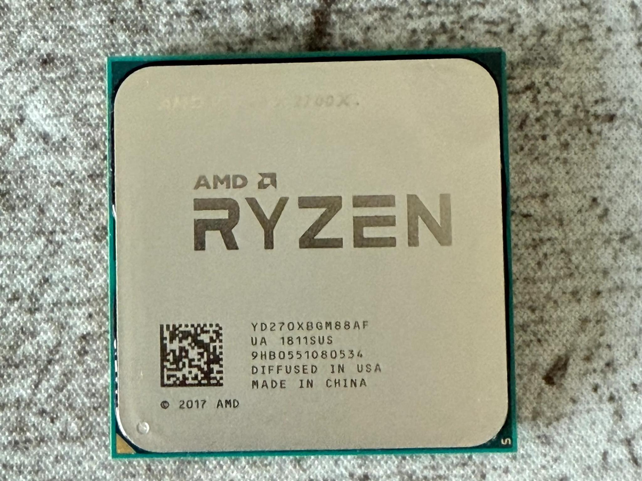 AMD Ryzen 7 2700X CPU 8-core 16-thread AM4 socket with Wraith Prism cooler
