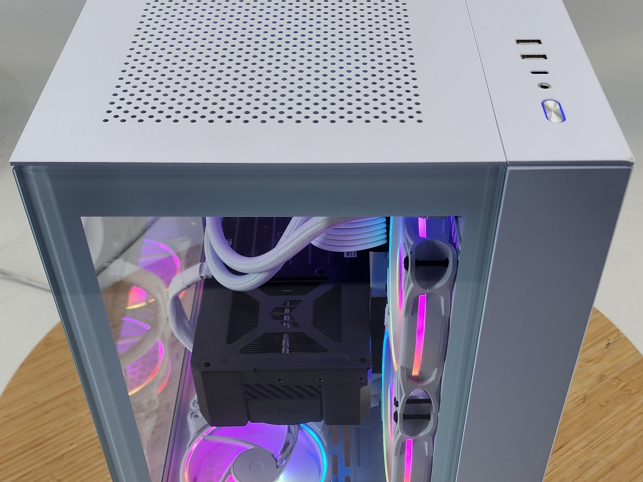 Gaming PC Ryzen 7 7800X3D 48GB RAM 1TB SSD RTX 5070 12GB Win11 Computer
