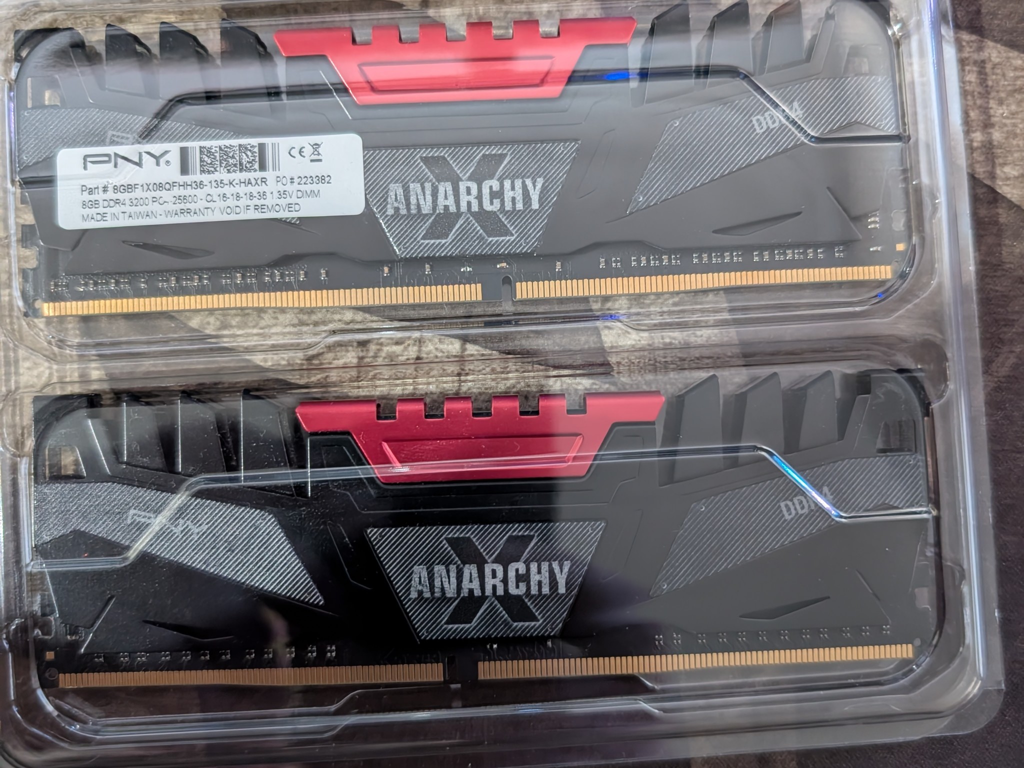 16 GB kit PNY Anarchy DDR4 3200