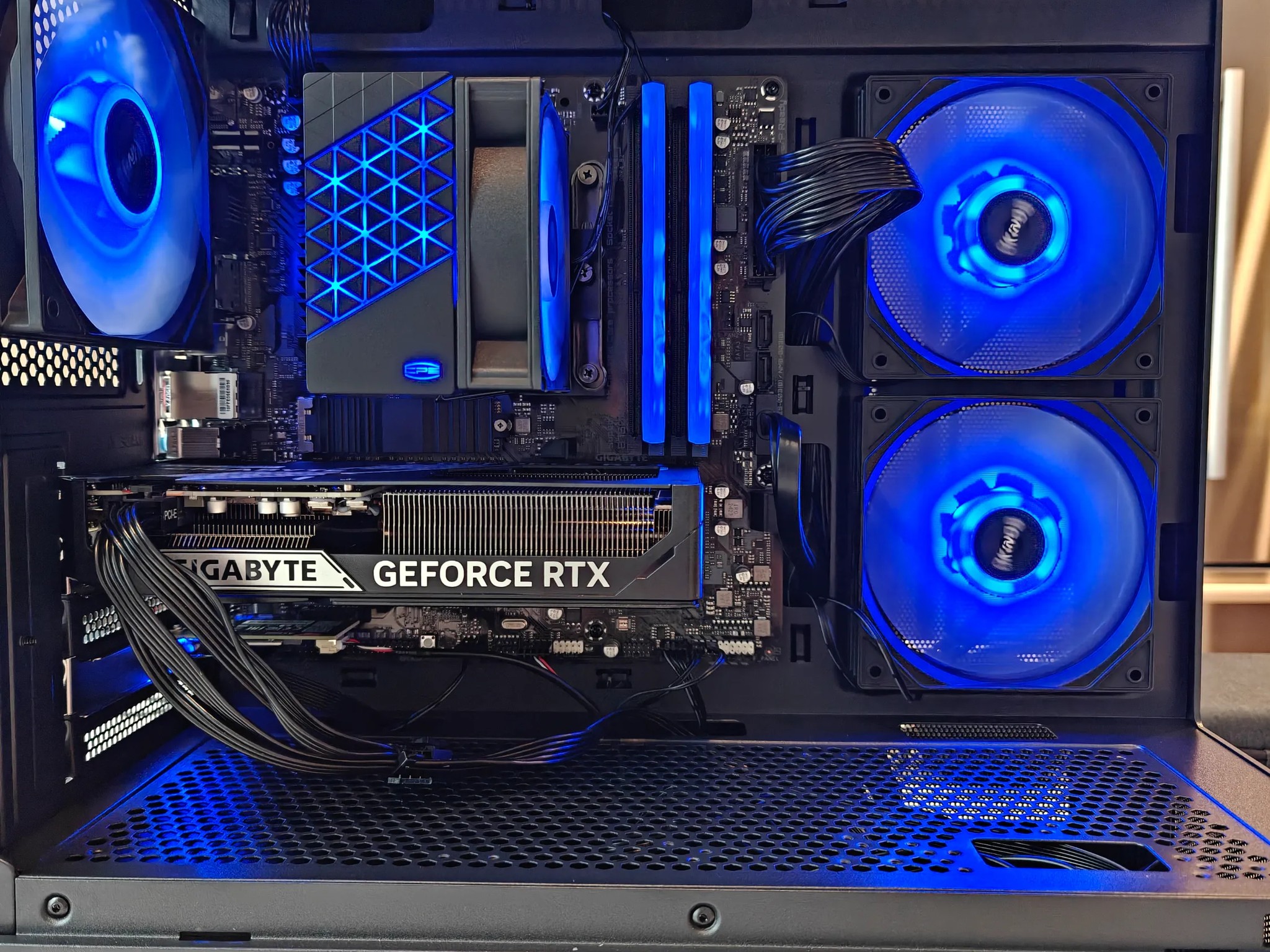 1440P - 1080P - Nvidia RTX 5060 TI 16GB - Intel Core i5 14600KF - 1TB SSD - 32GB RAM - Value PC