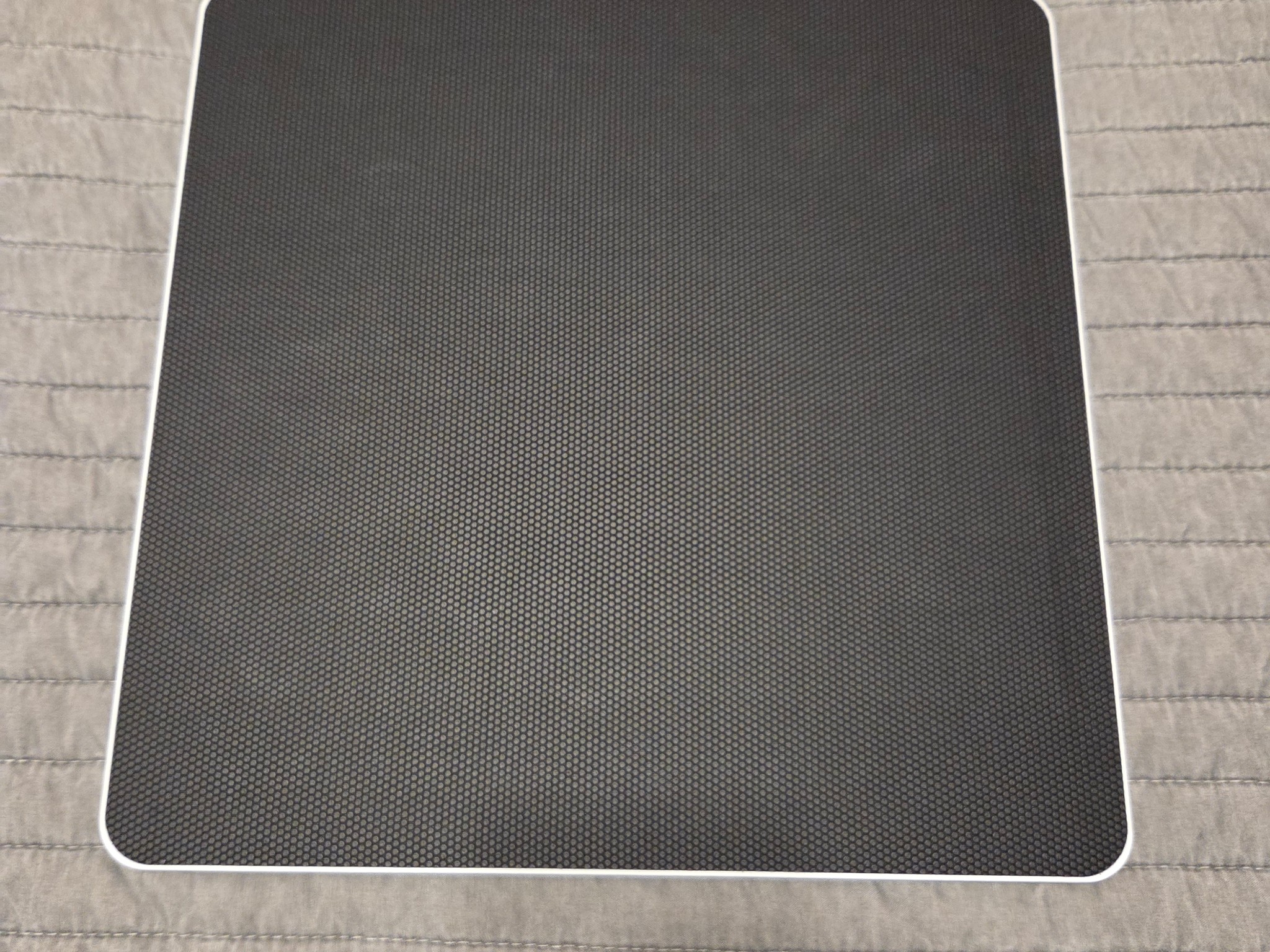 LTC glass gaming mouse pad in White (Excellent Condition)