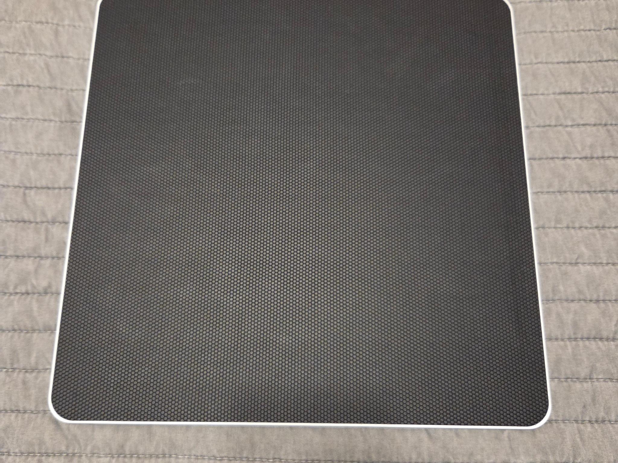 LTC glass gaming mouse pad in White (Excellent Condition)