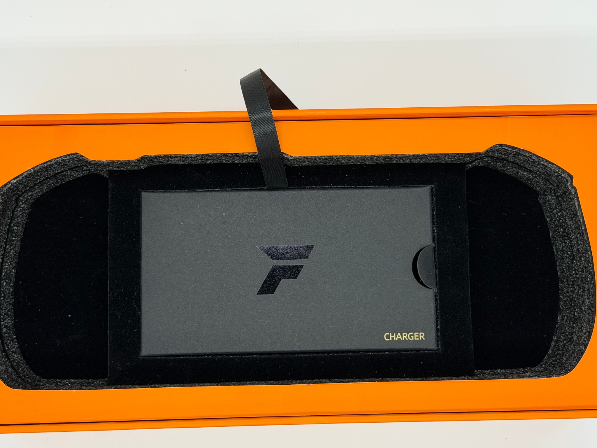 ONEXPLAYER ONEXFLY F1 AMD Ryzen 7 7840U Handheld Gaming PC (32GB RAM / 2TB SSD)