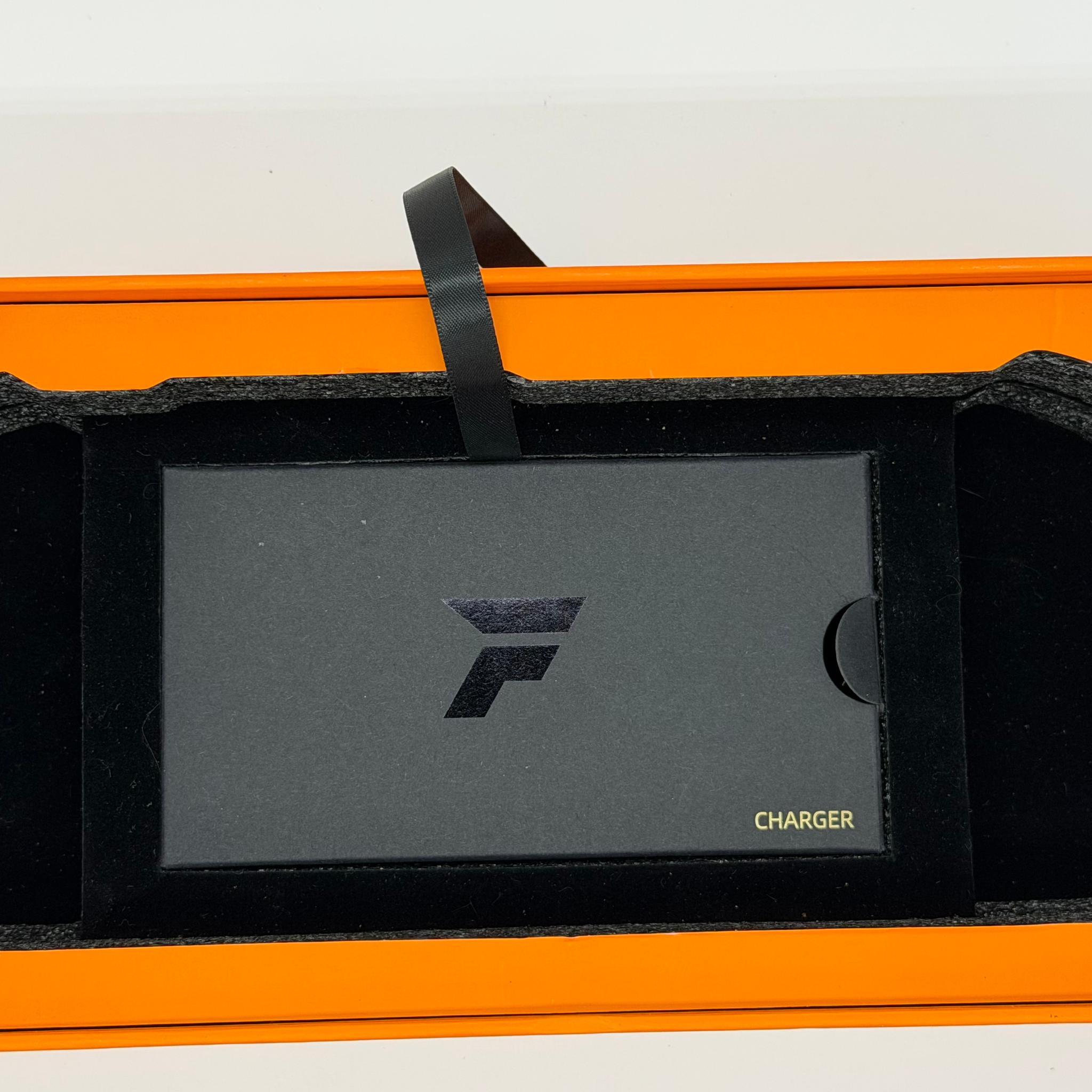 ONEXPLAYER ONEXFLY F1 AMD Ryzen 7 7840U Handheld Gaming PC (32GB RAM / 2TB SSD)