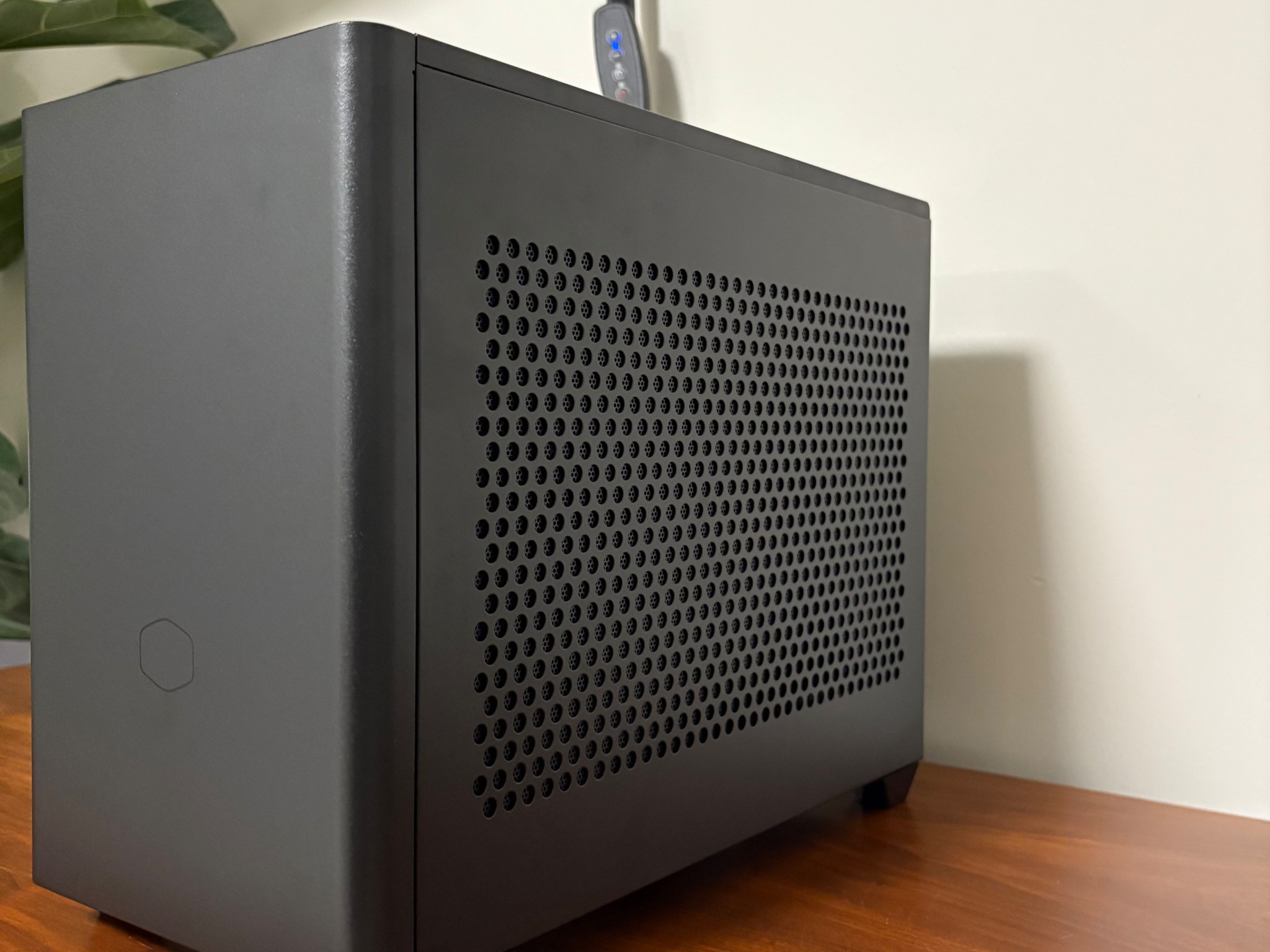 RTX 3070 | Ryzen 5 3600 | 16GB DDR4 | 1TB SSD | 850W PSU | 2 x Fans | Air Cooler
